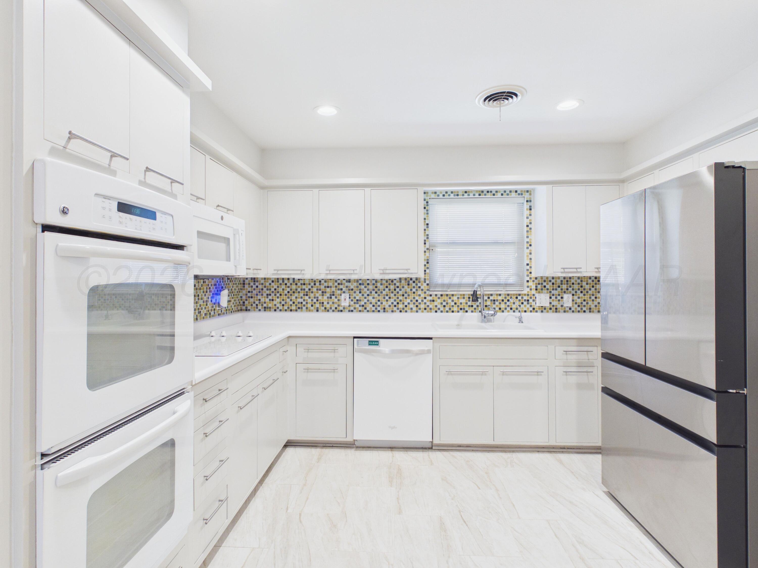 6810 Montague Drive Property Photo 4