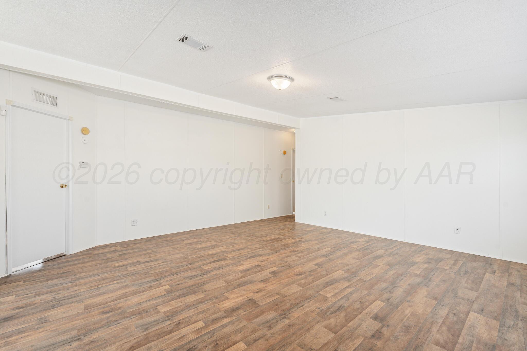 22001 Davison Drive Property Photo 4