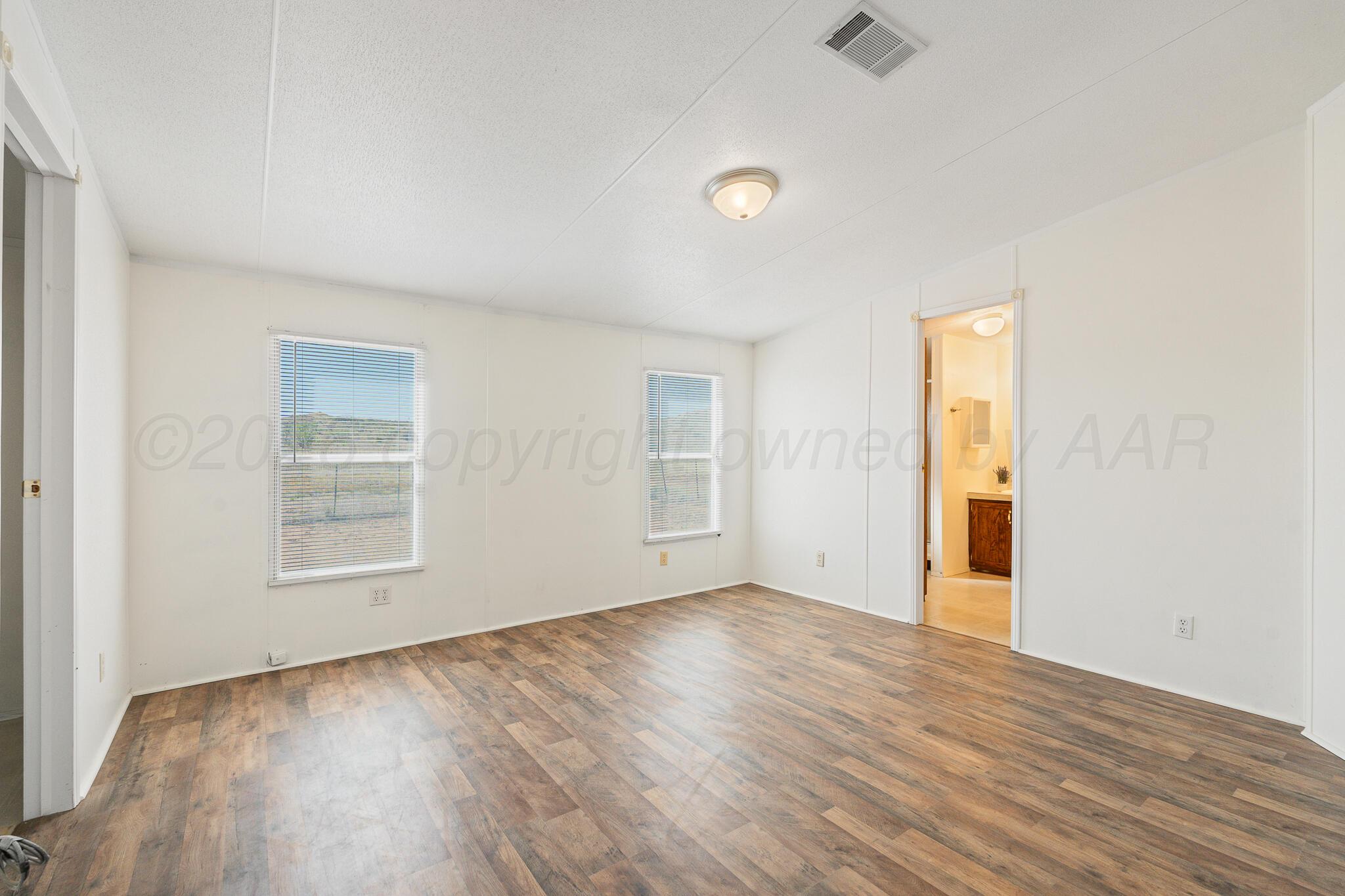 22001 Davison Drive Property Photo 10