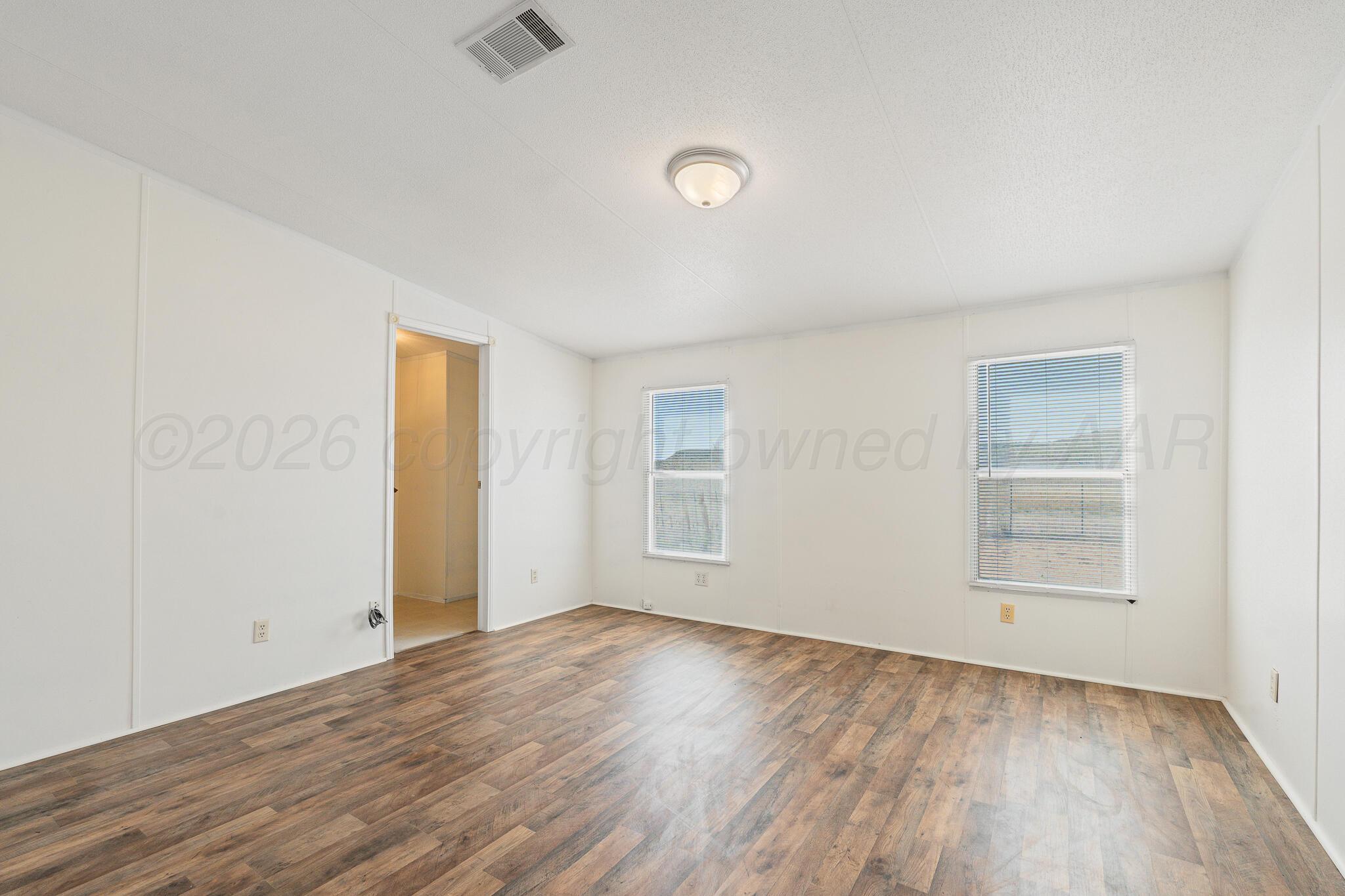 22001 Davison Drive Property Photo 11