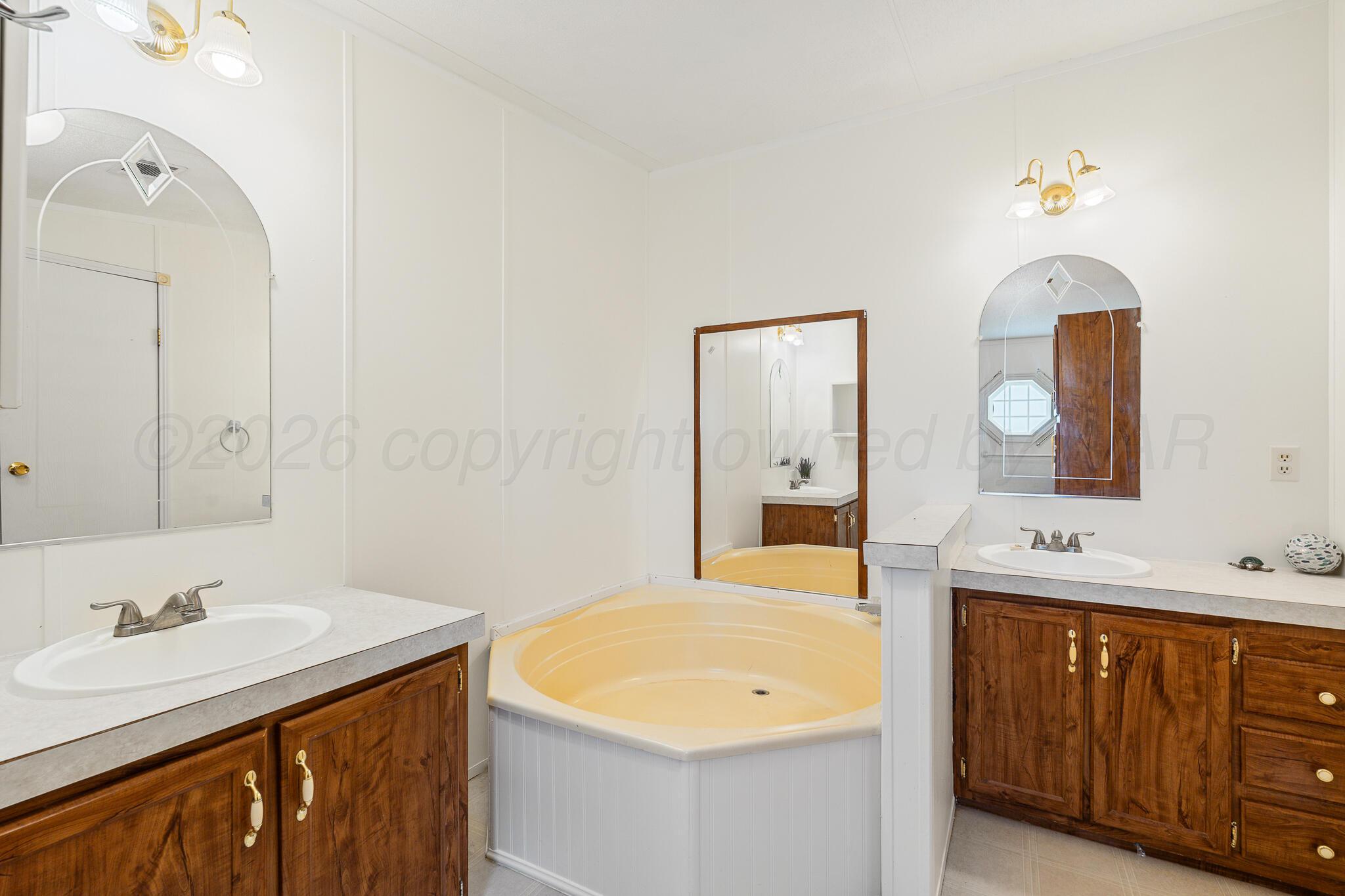22001 Davison Drive Property Photo 12