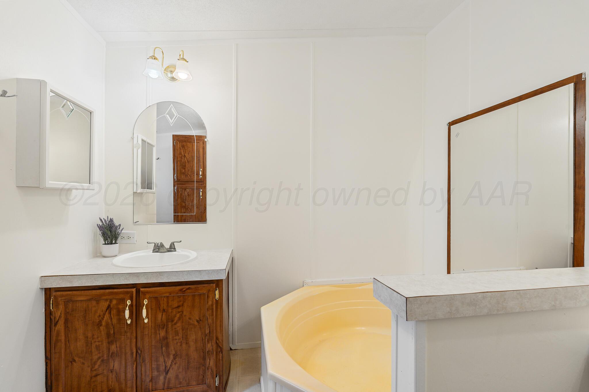 22001 Davison Drive Property Photo 13