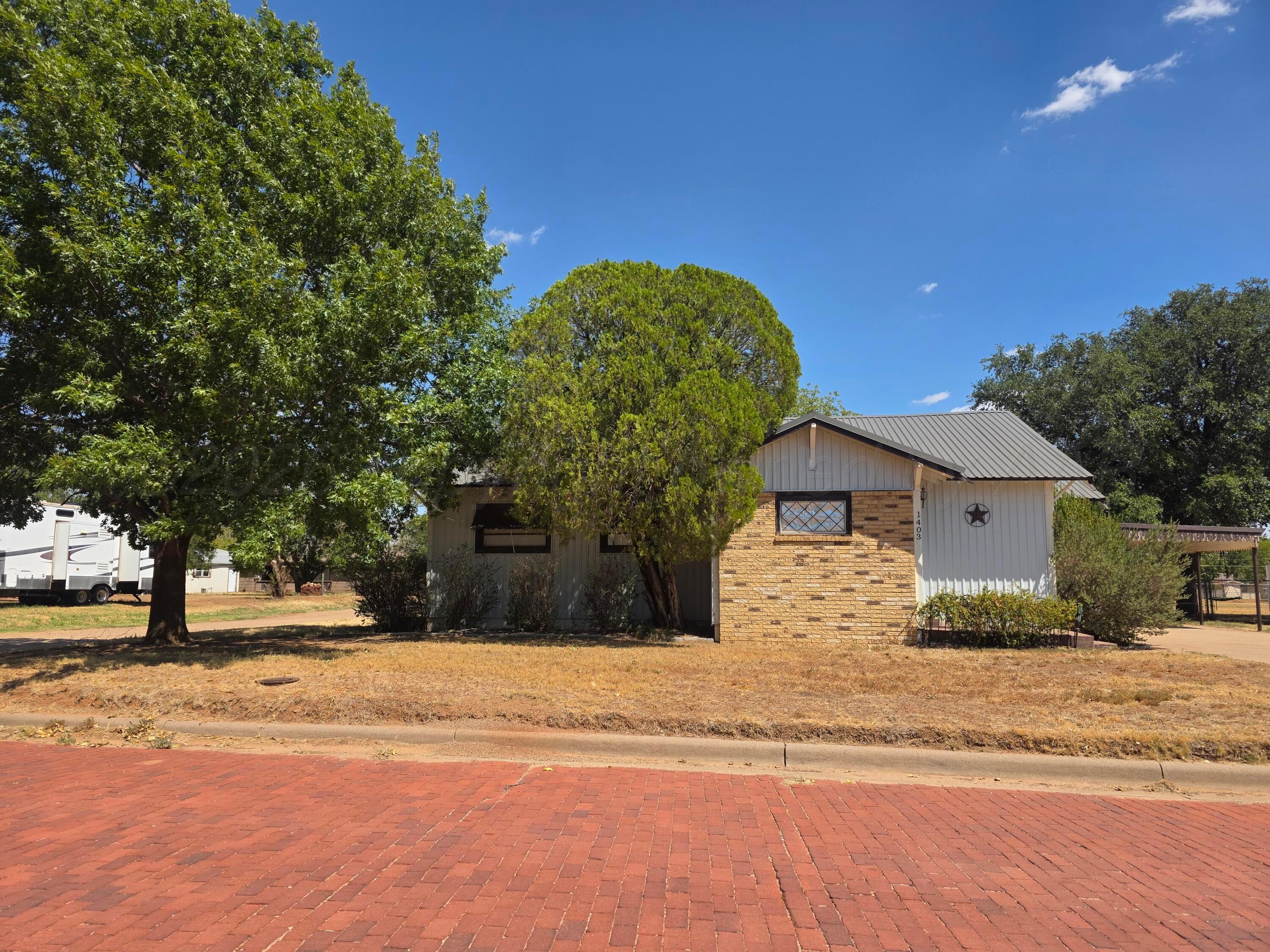 1403 Bray Avenue Property Photo 2