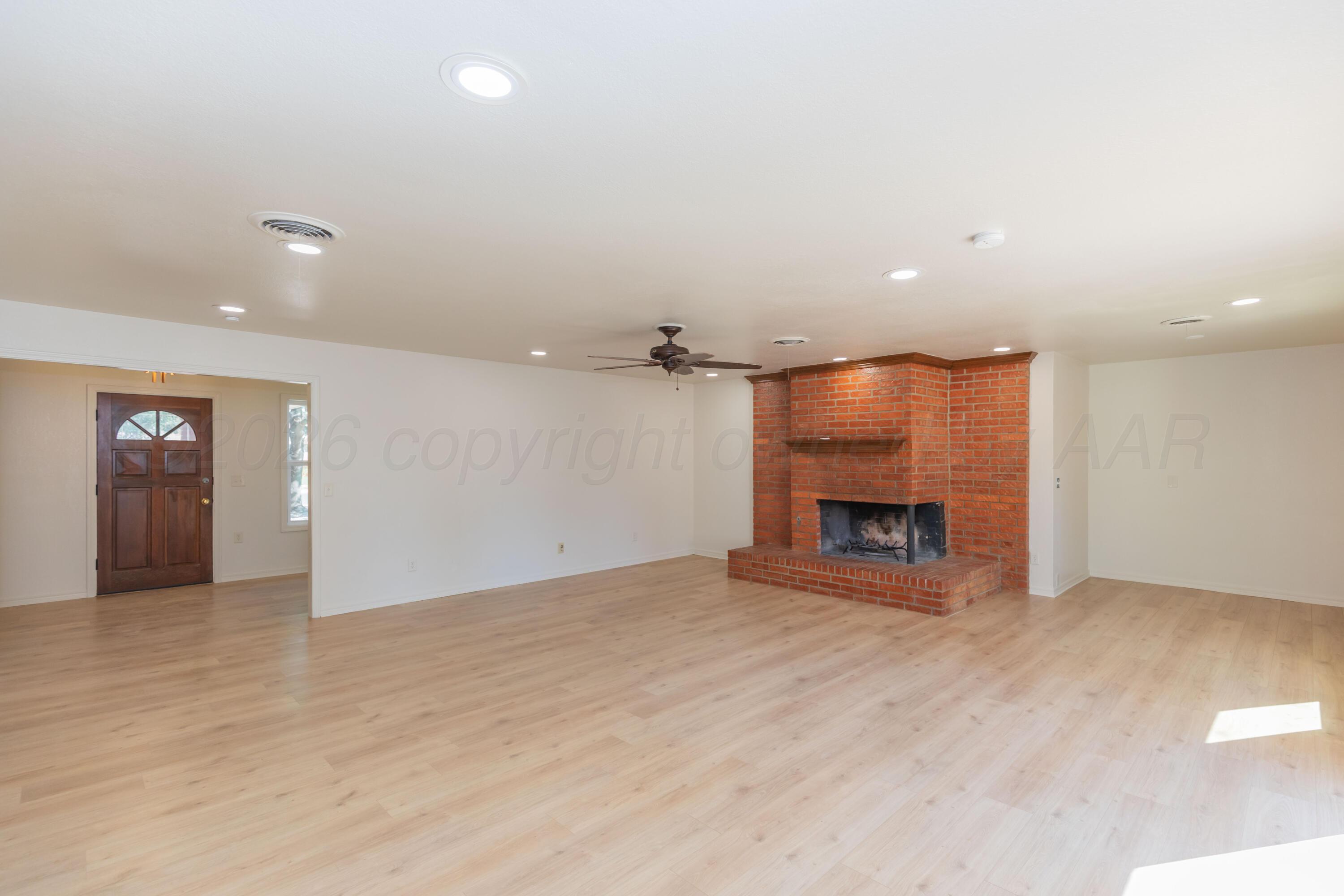 6207 Estacado Lane Property Photo 7