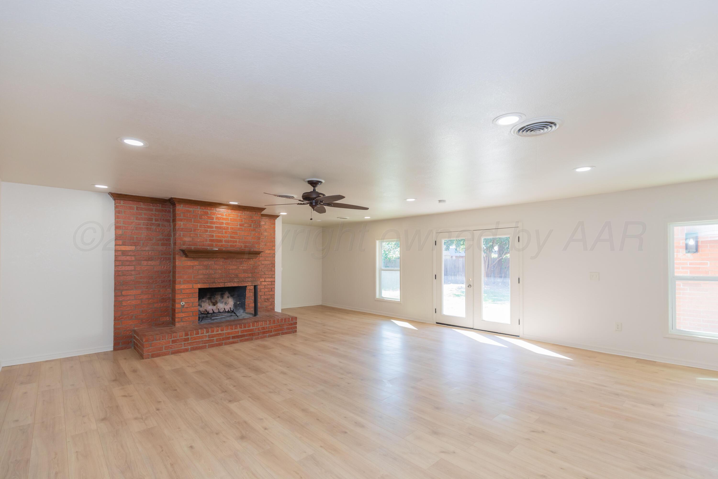 6207 Estacado Lane Property Photo 10