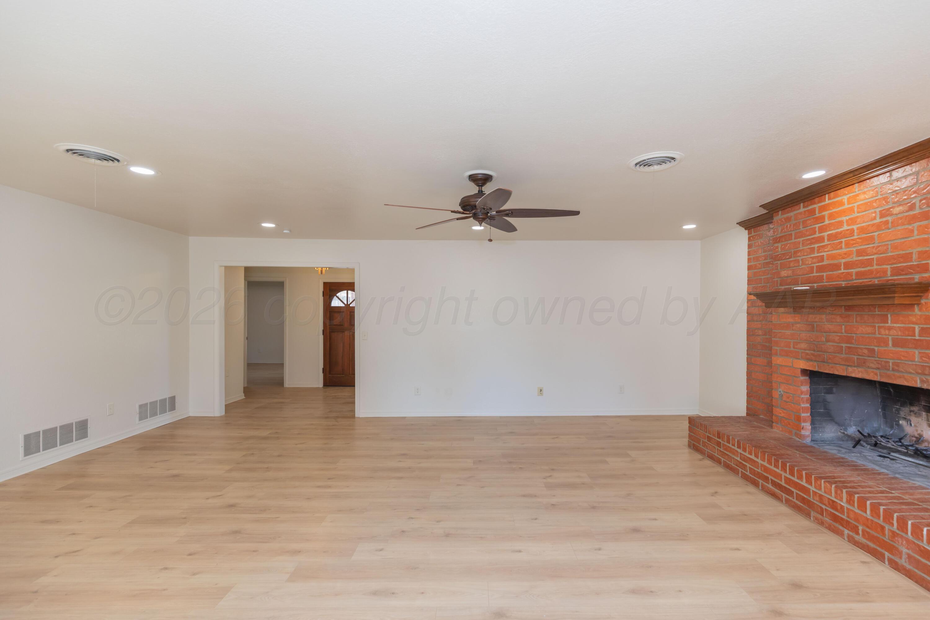 6207 Estacado Lane Property Photo 11