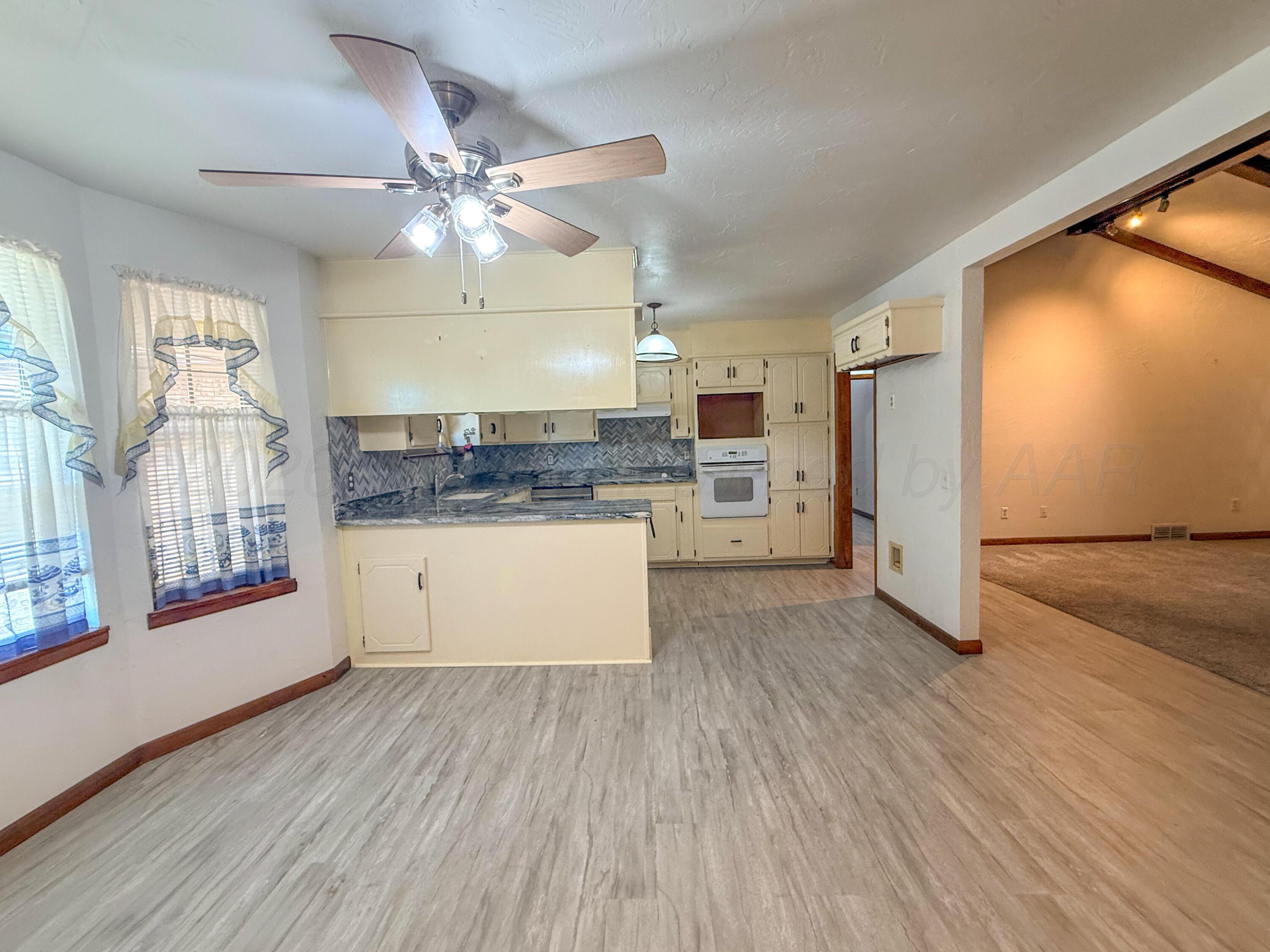 1532 N Wells Street Property Photo 6
