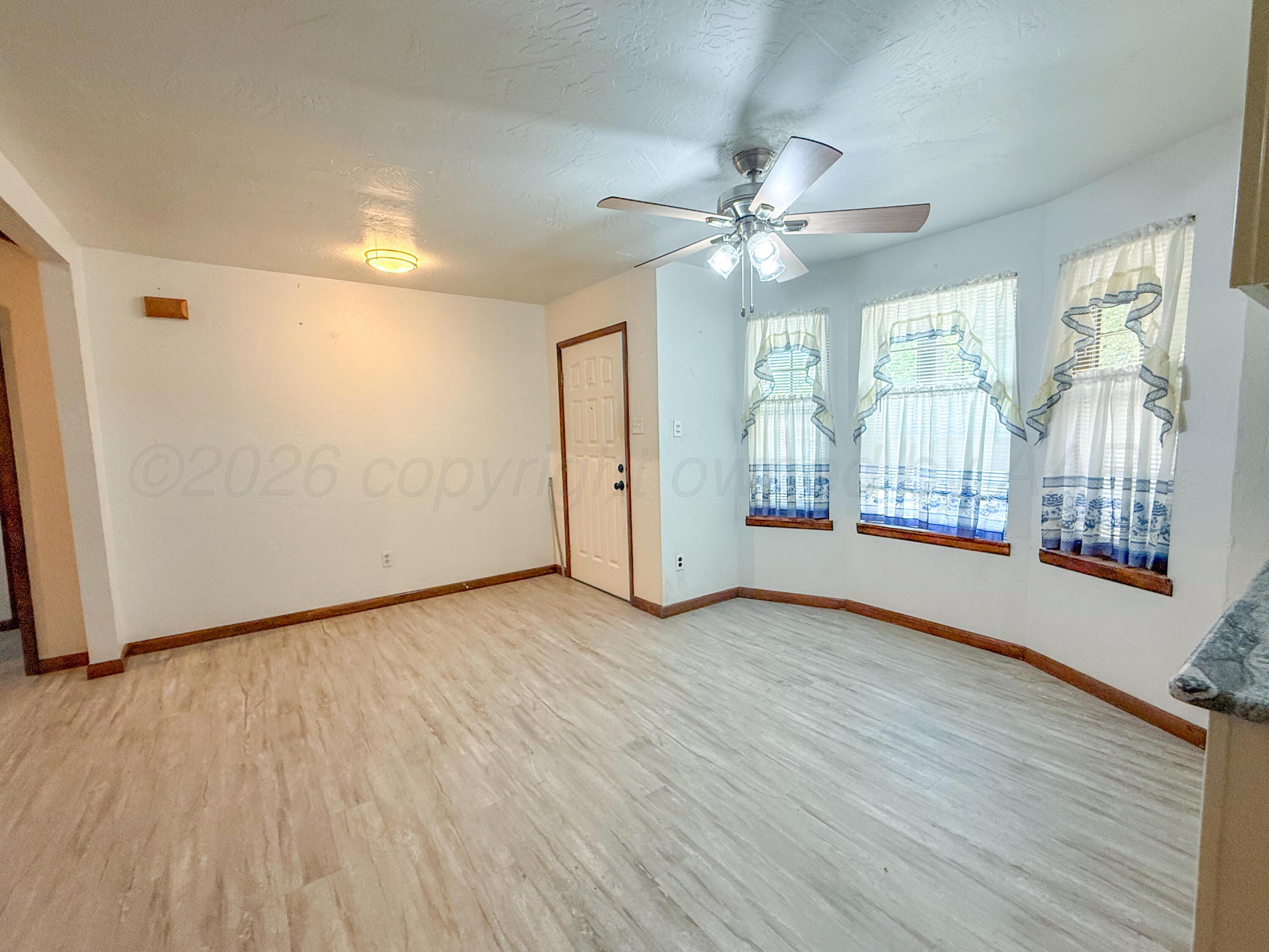 1532 N Wells Street Property Photo 8