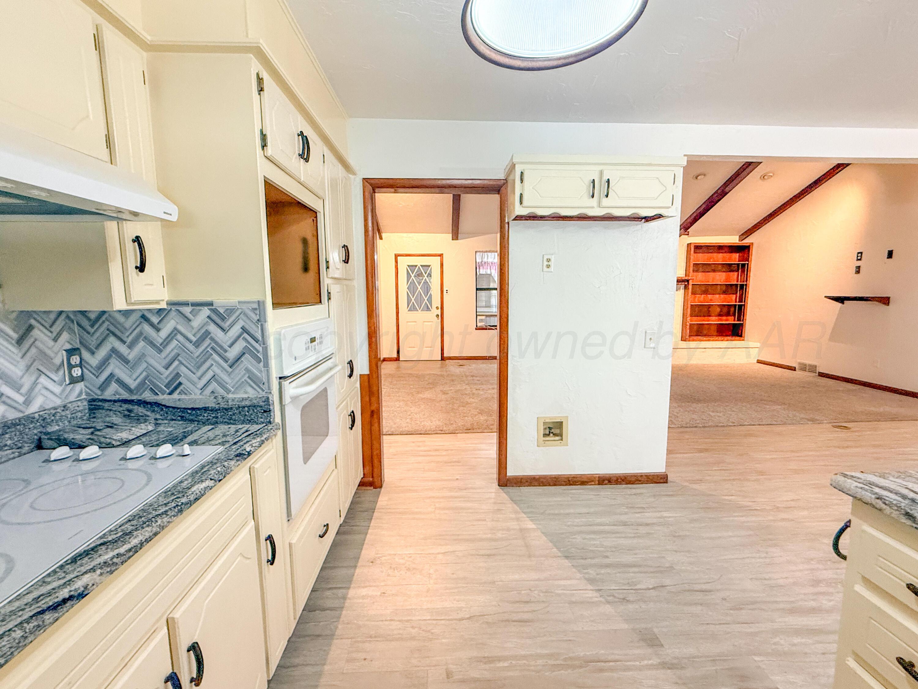 1532 N Wells Street Property Photo 9