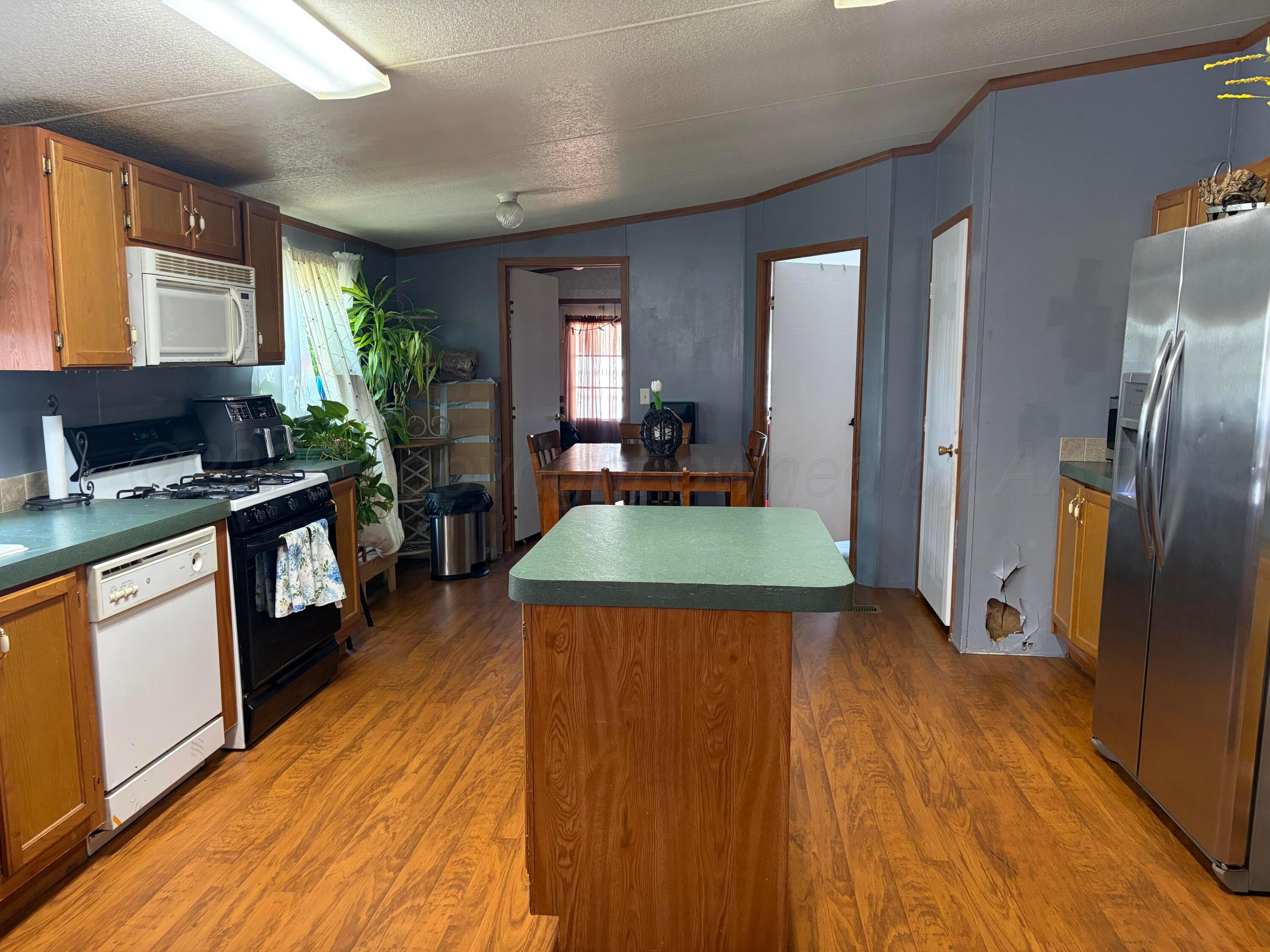 701 N Roberts Street Property Photo 5