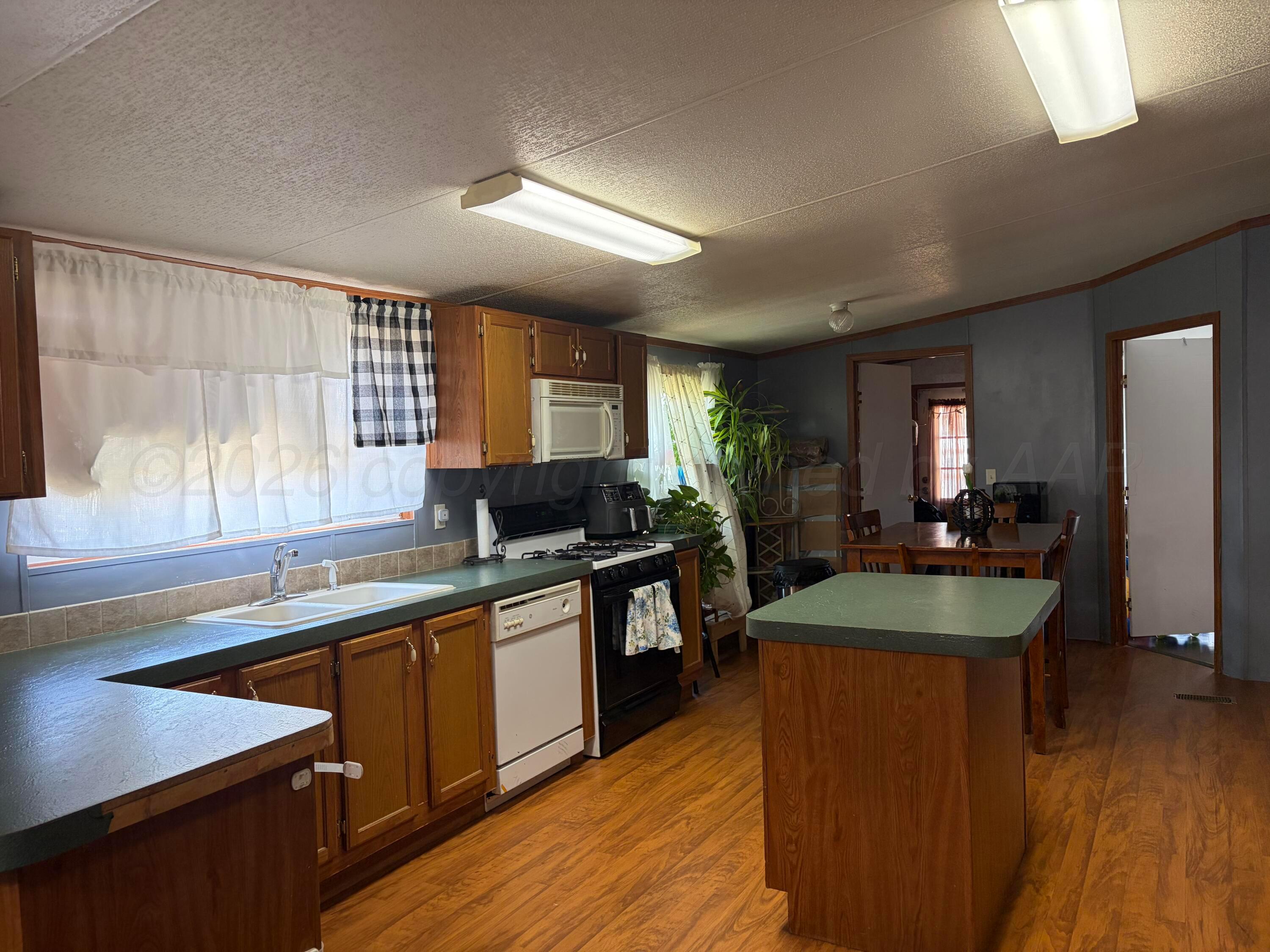 701 N Roberts Street Property Photo 12