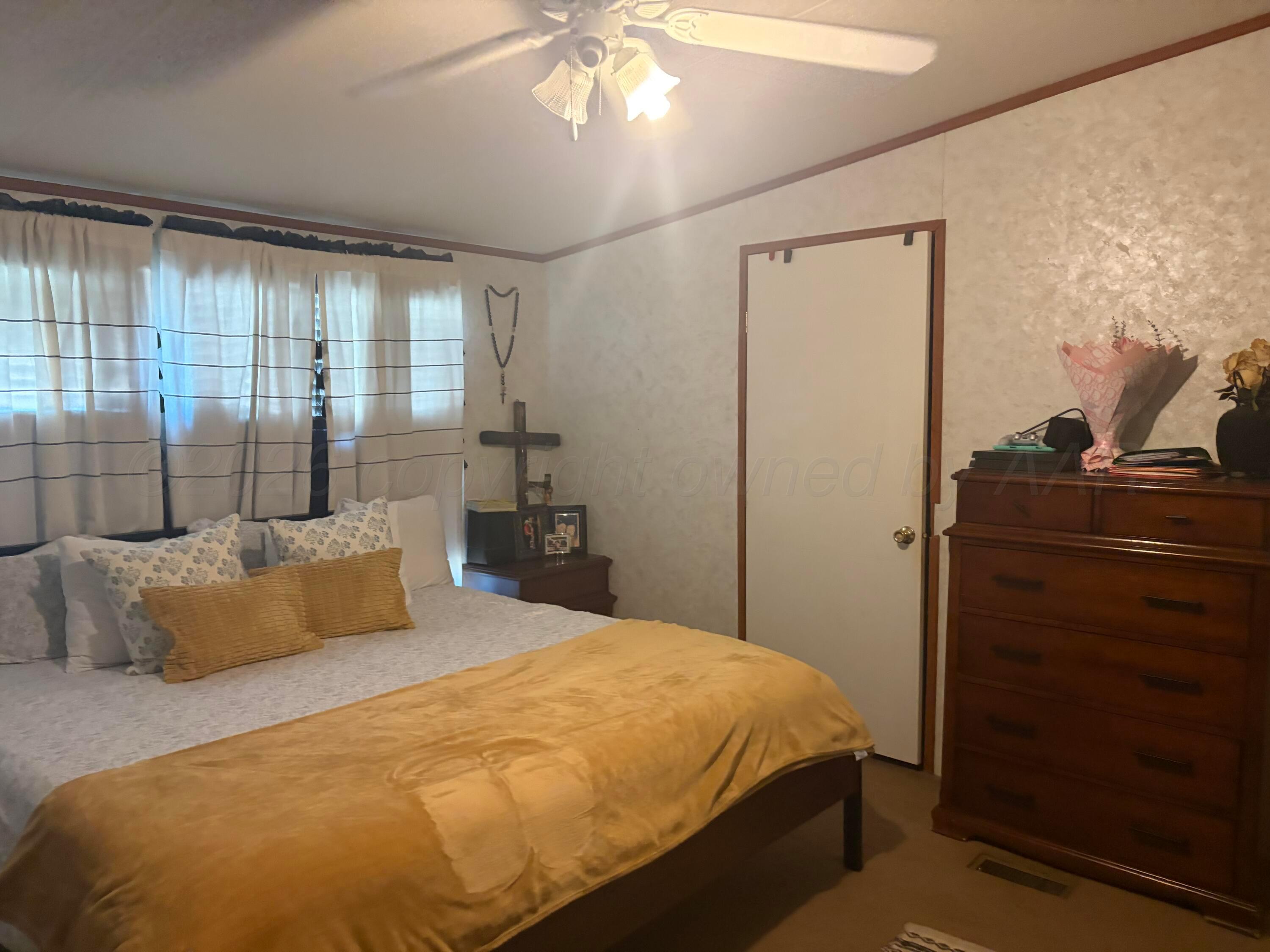 701 N Roberts Street Property Photo 15