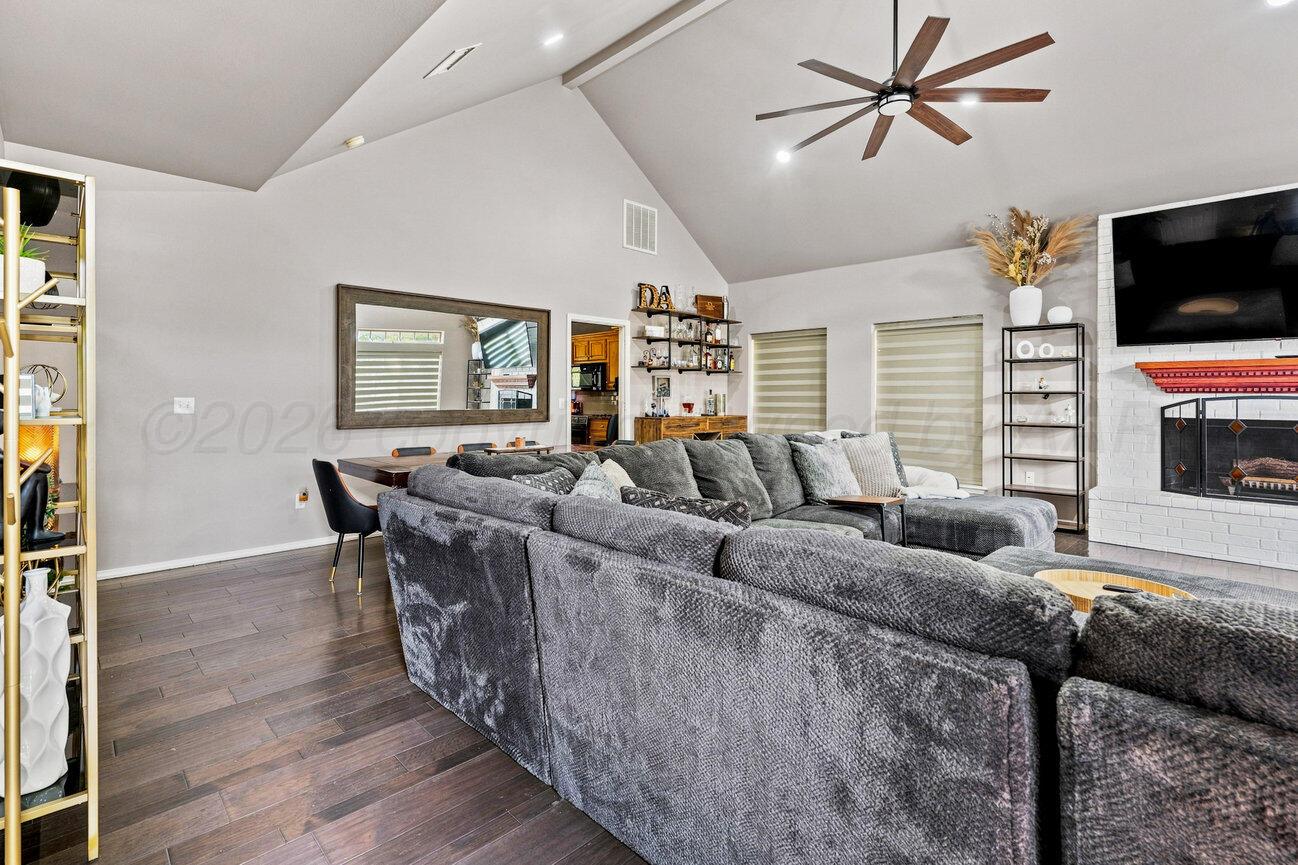 7321 Smoketree Drive Property Photo 3