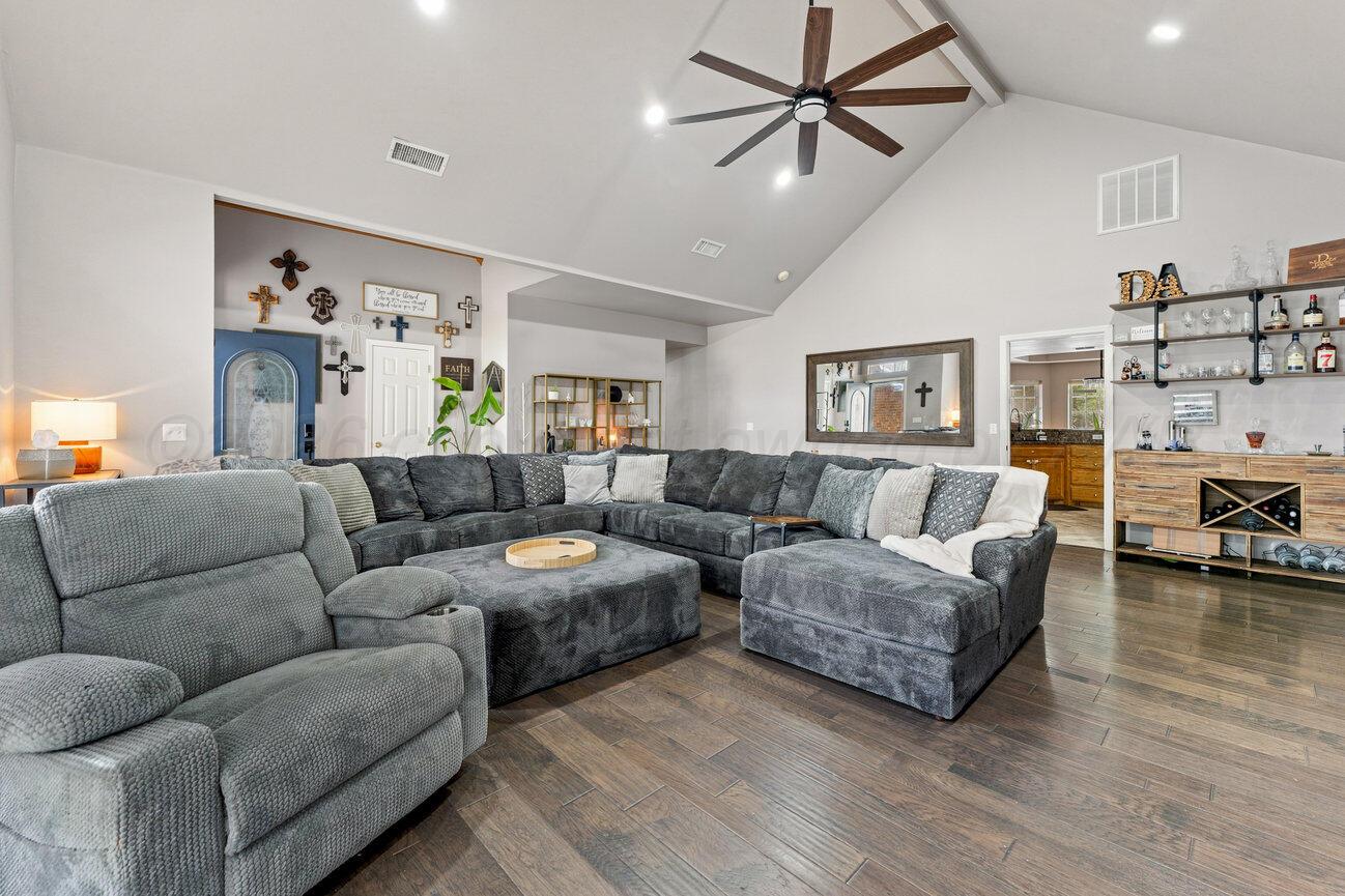 7321 Smoketree Drive Property Photo 7