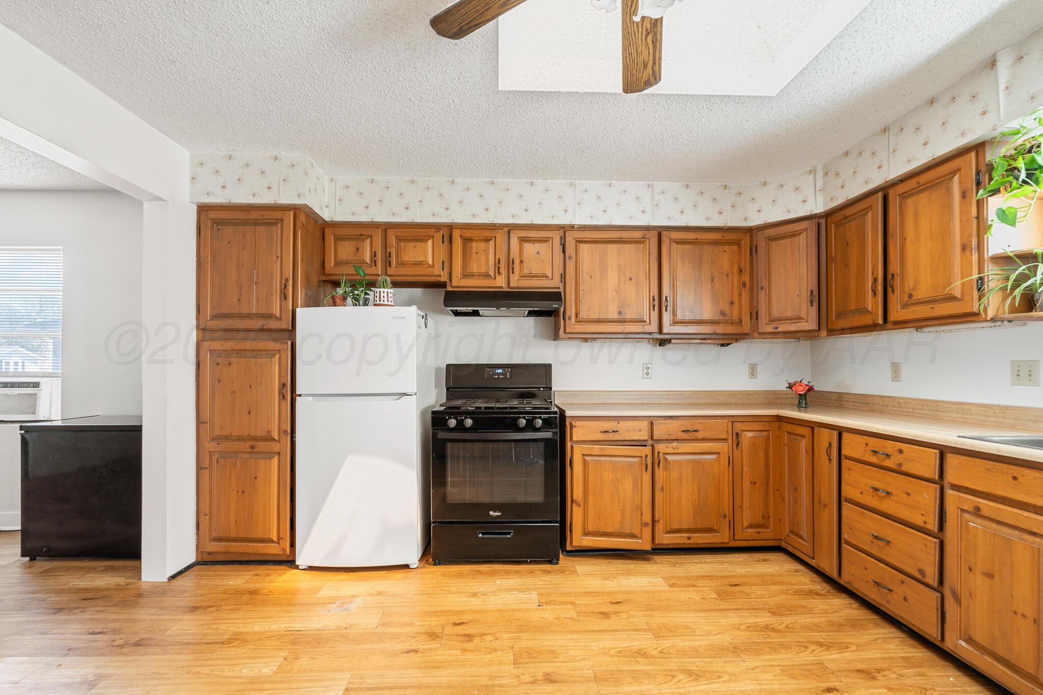 3613 Line Avenue Property Photo 3