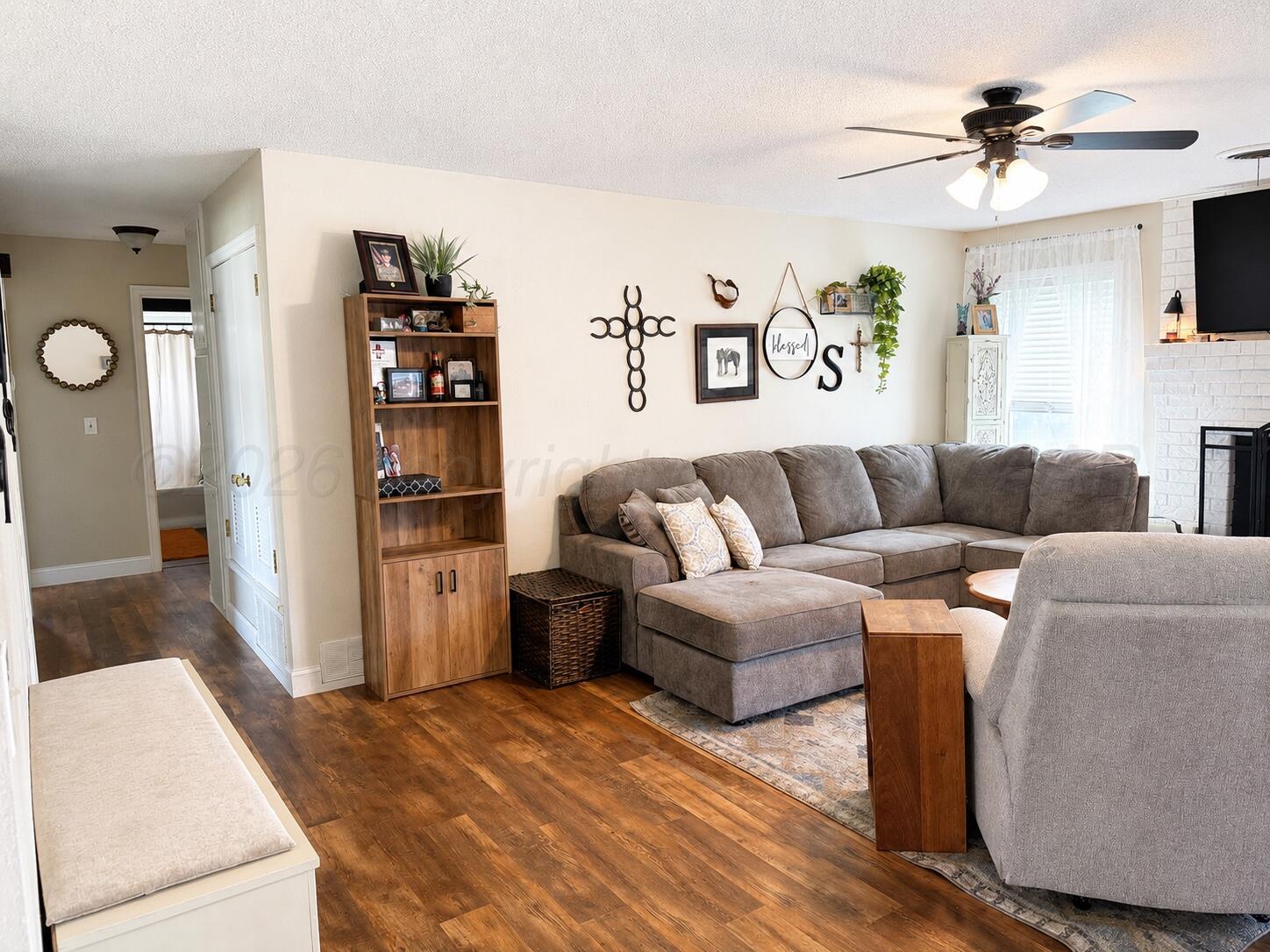 828 S Jordan Property Photo 3