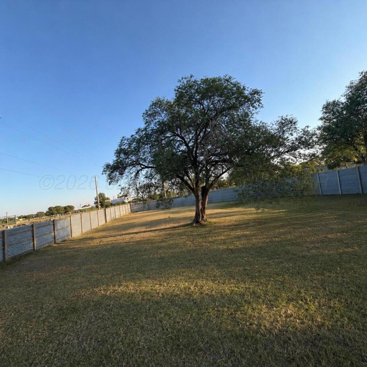 305 W Date Avenue Property Photo 1