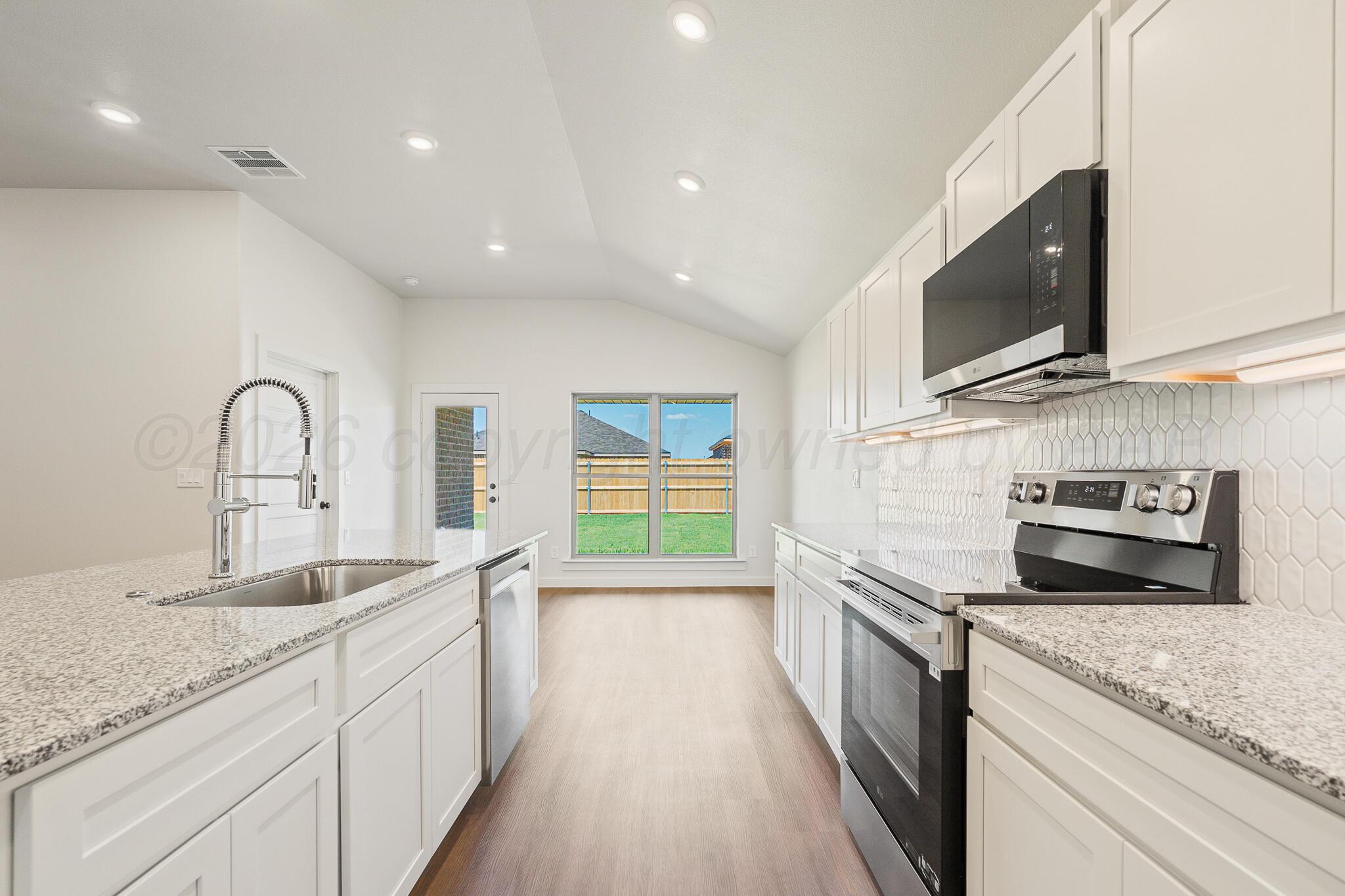 9106 Bunkhouse Road Property Photo 14