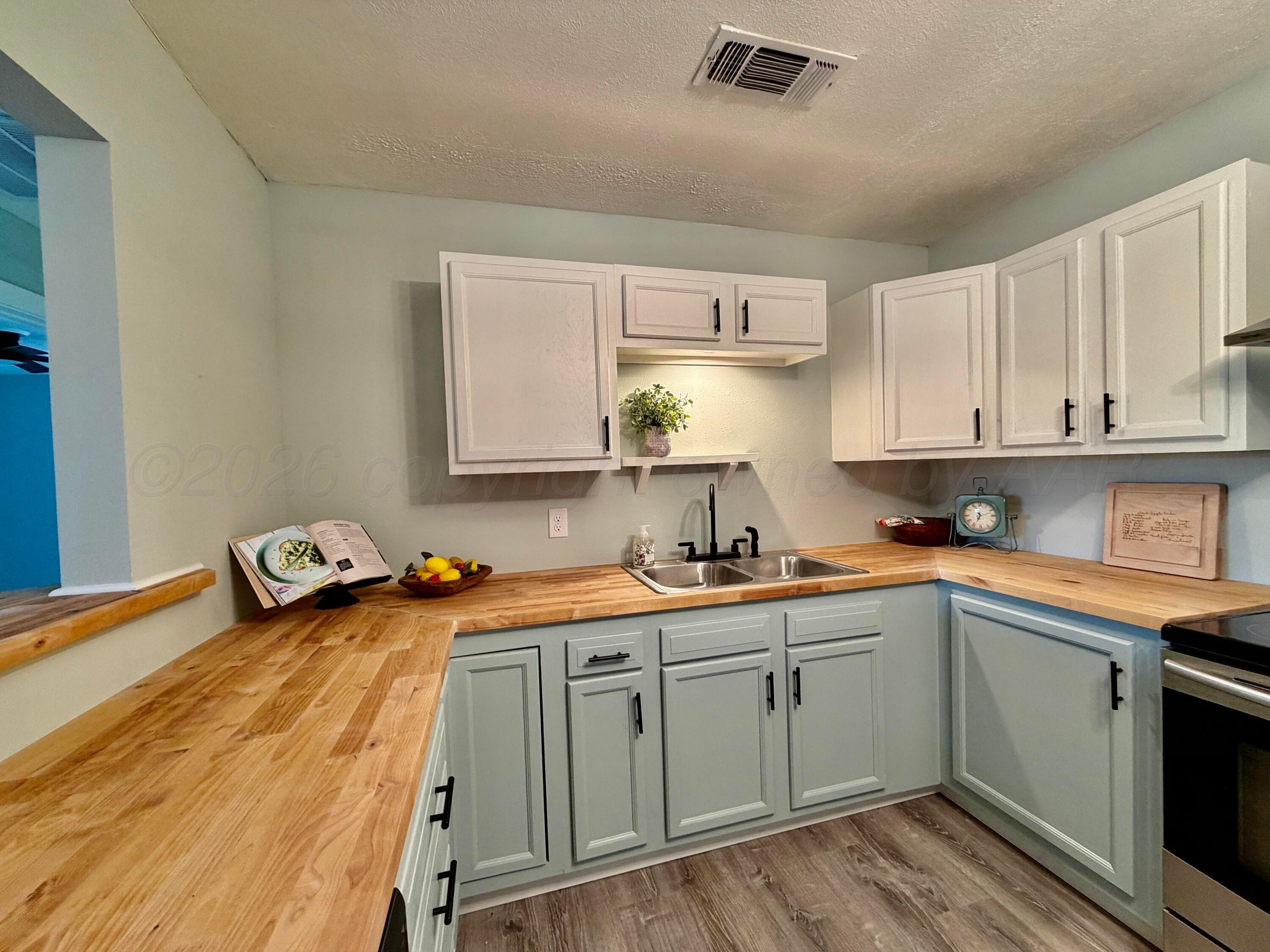 401 Elm Avenue Property Photo 4