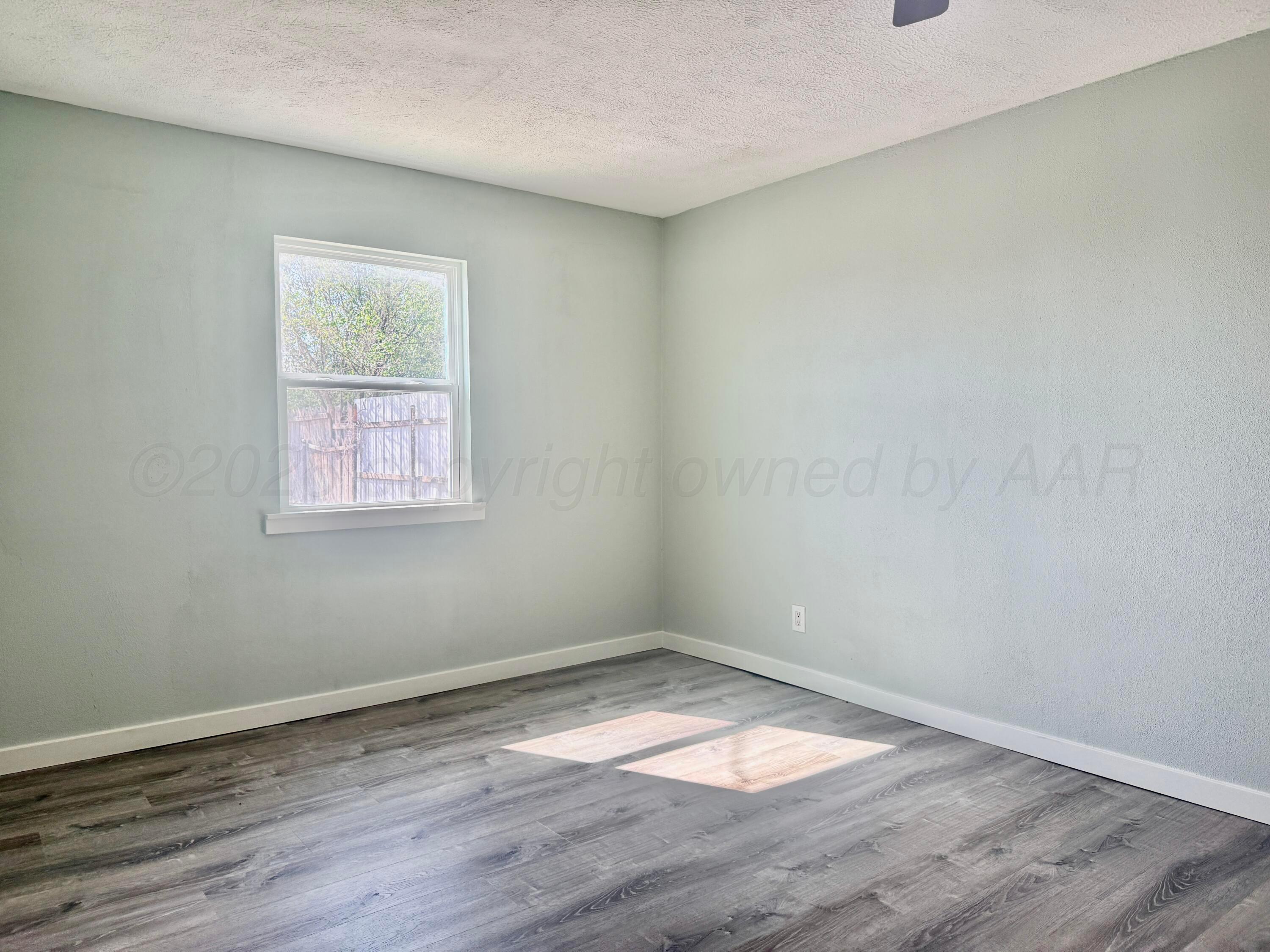 401 Elm Avenue Property Photo 5