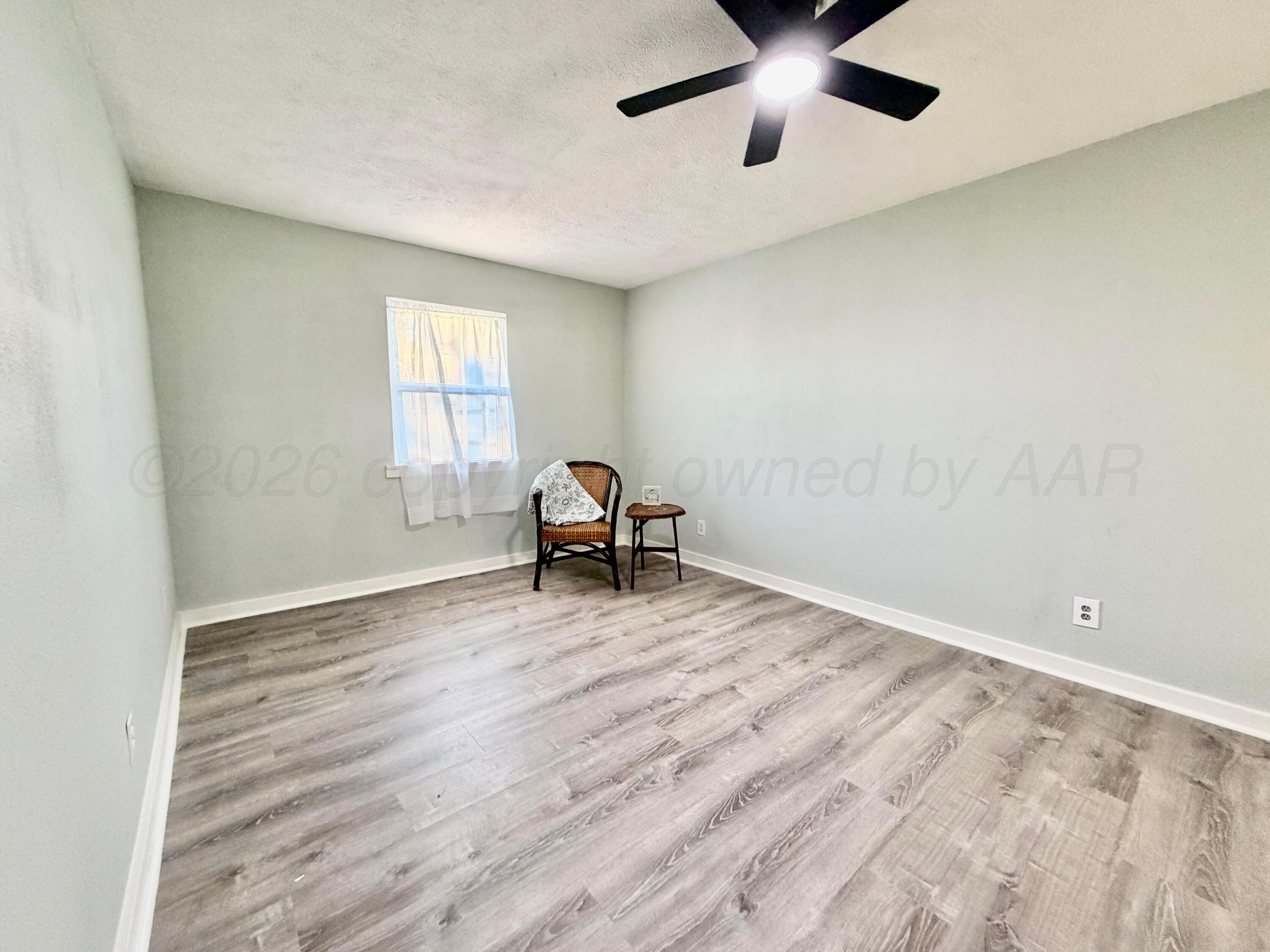 401 Elm Avenue Property Photo 6