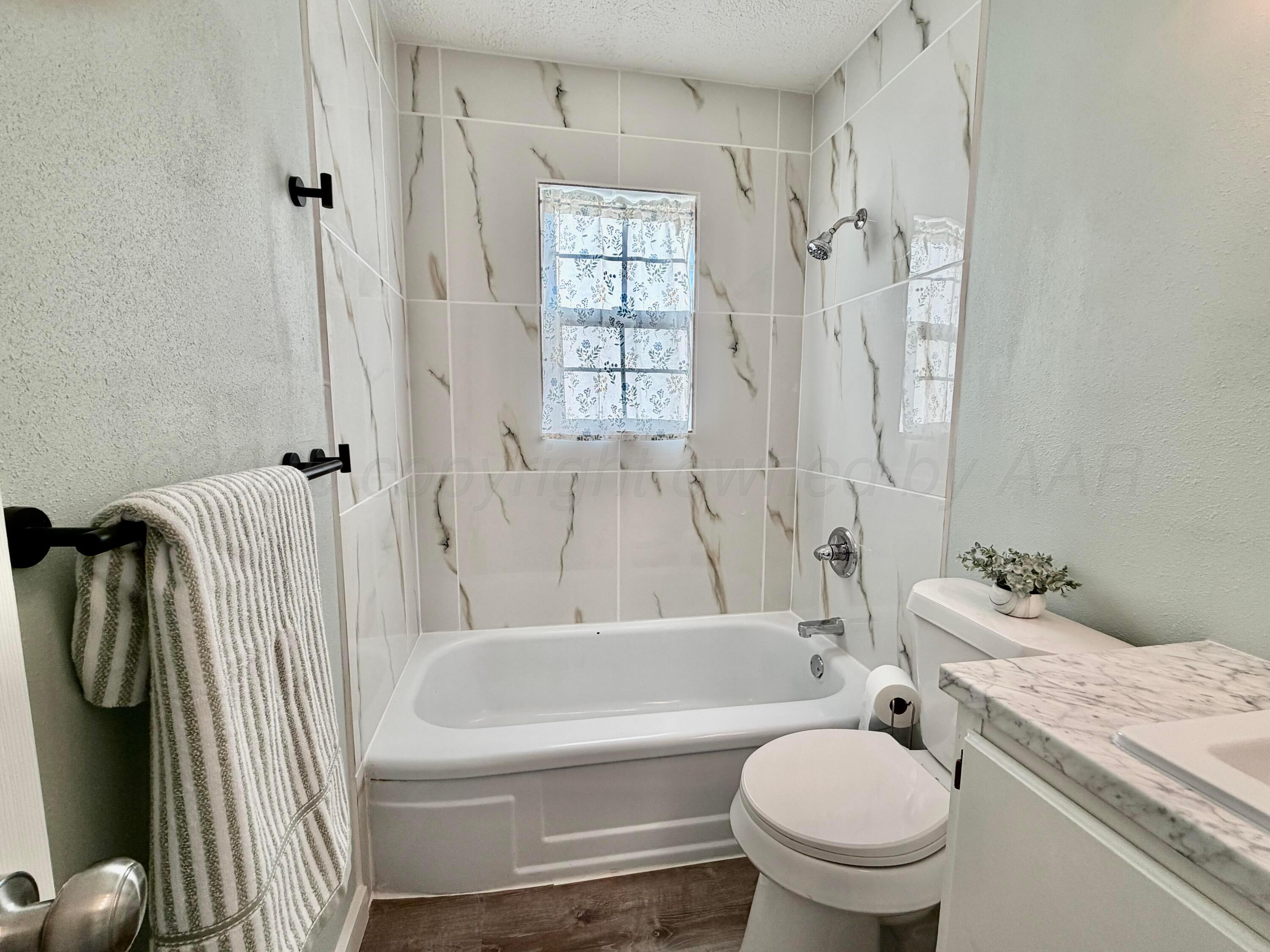 401 Elm Avenue Property Photo 9