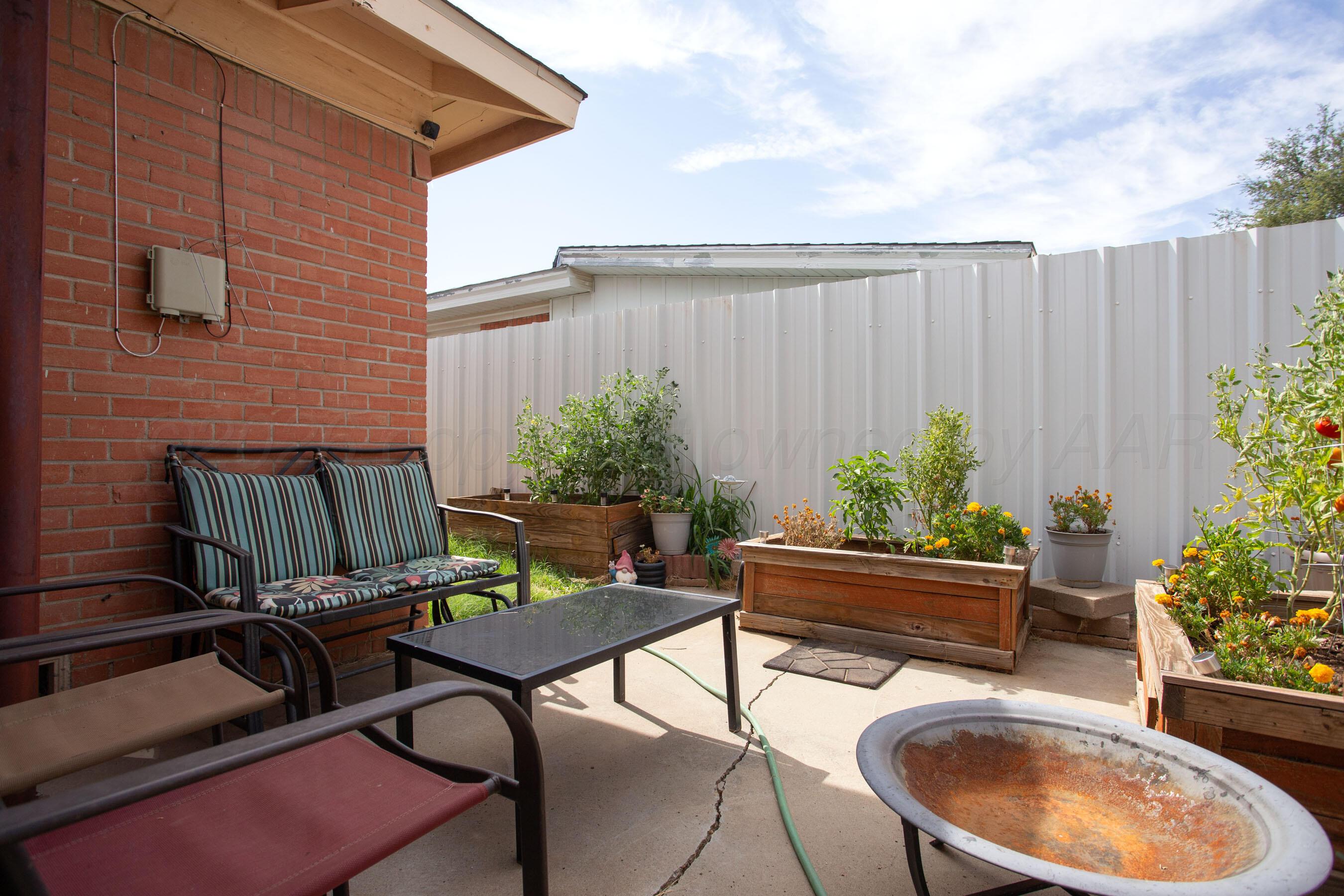 3710 Lenwood Drive Property Photo 2