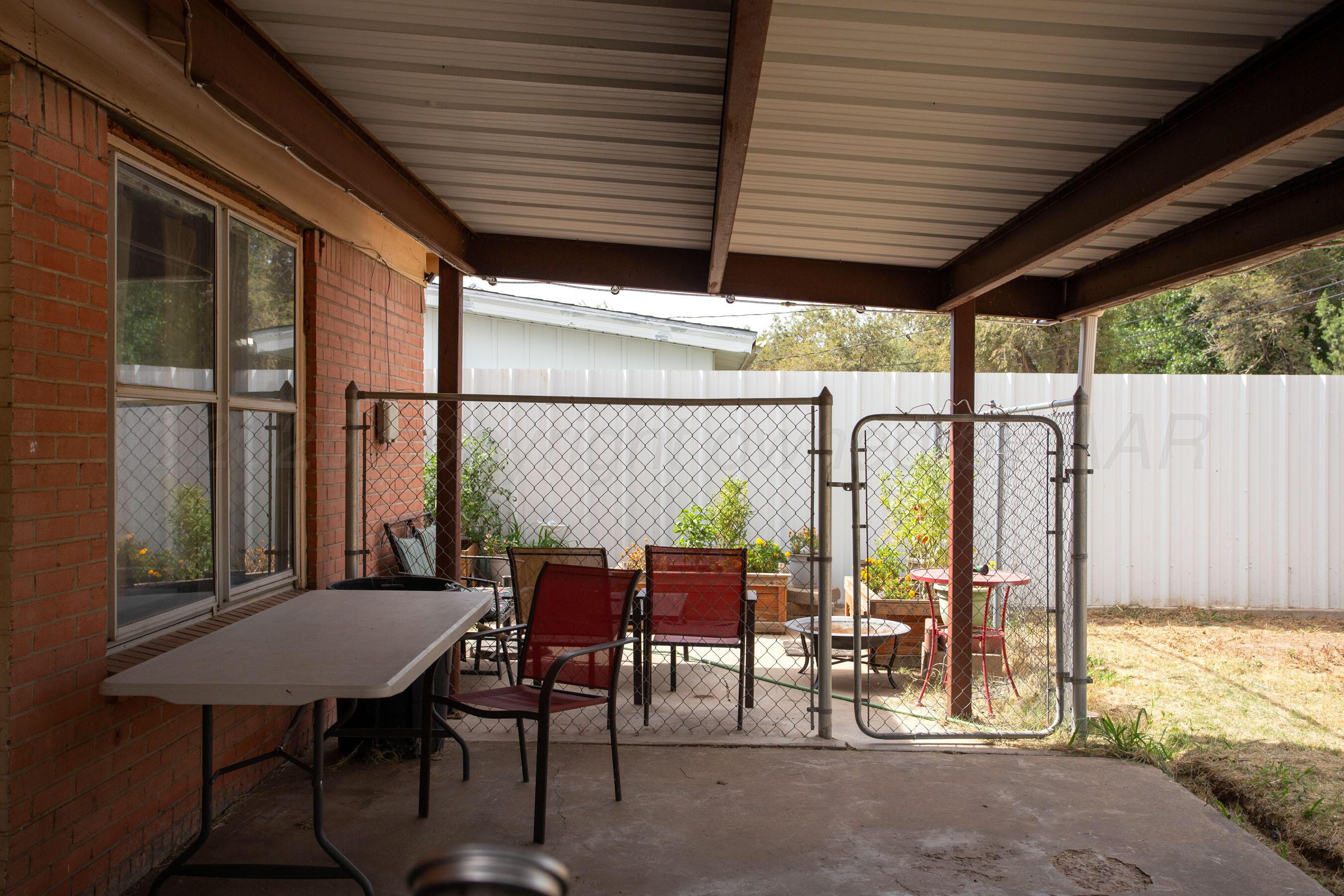 3710 Lenwood Drive Property Photo 3