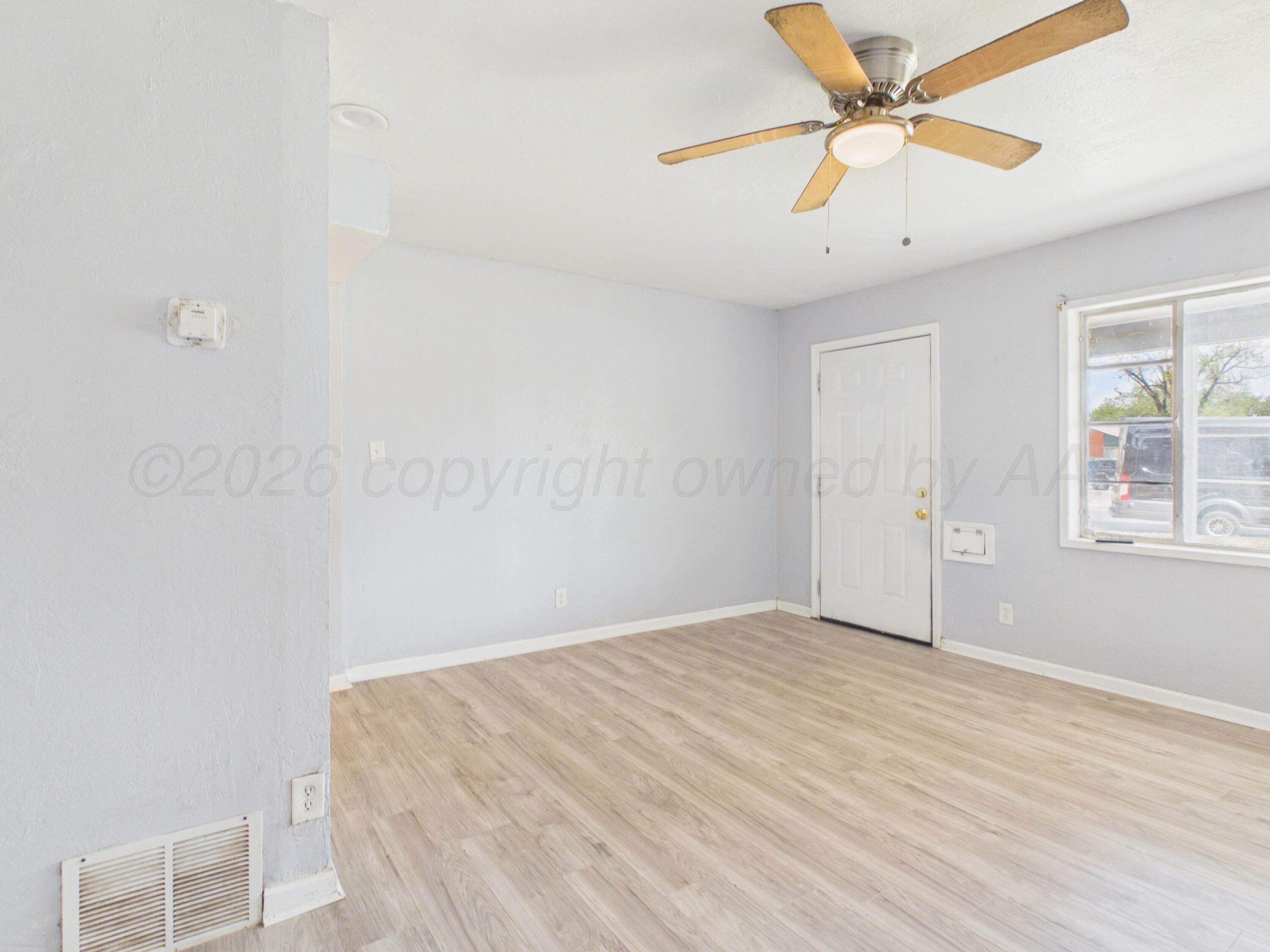 2716 Duncan Drive Property Photo 3