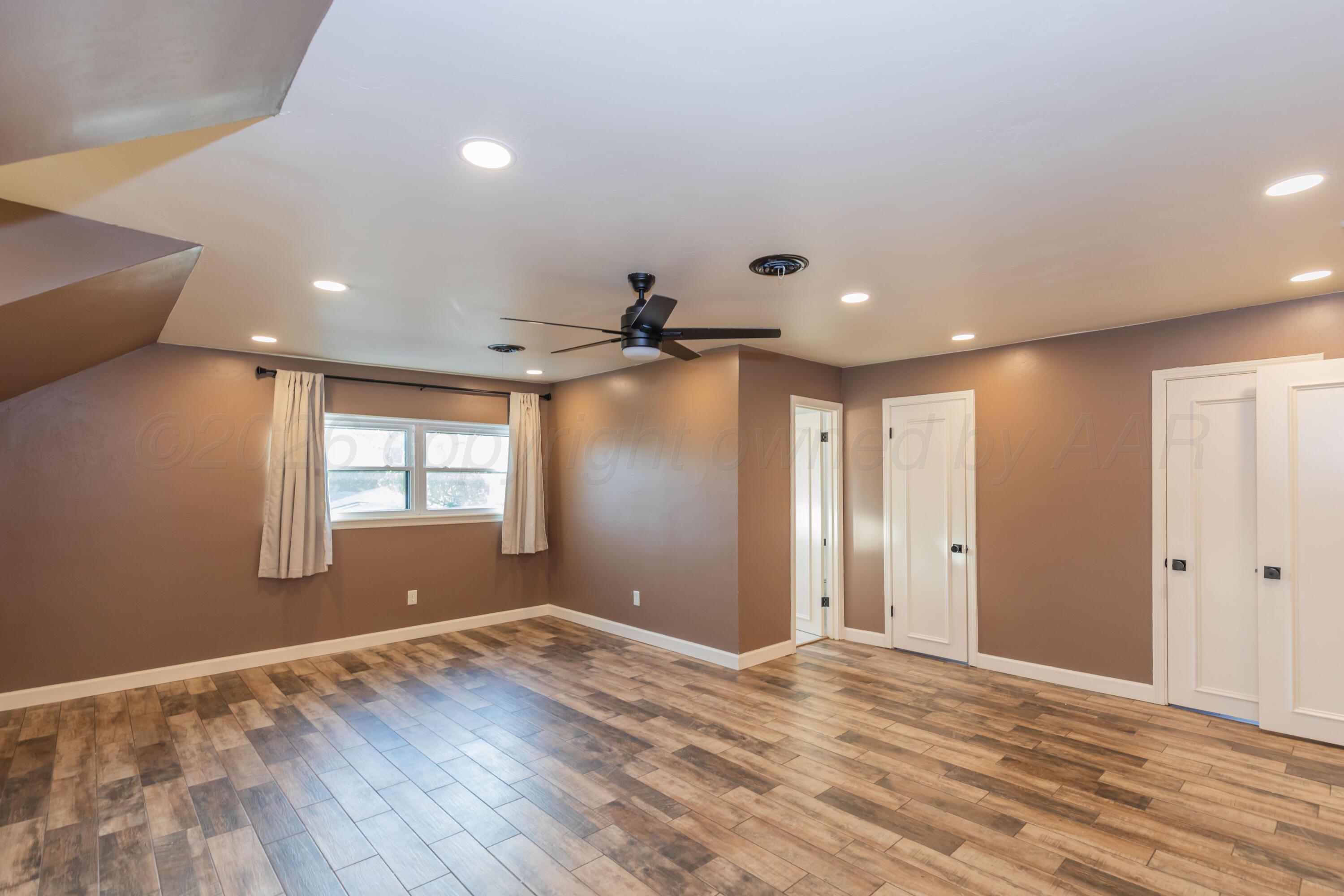 6117 Gainsborough Road Property Photo 9