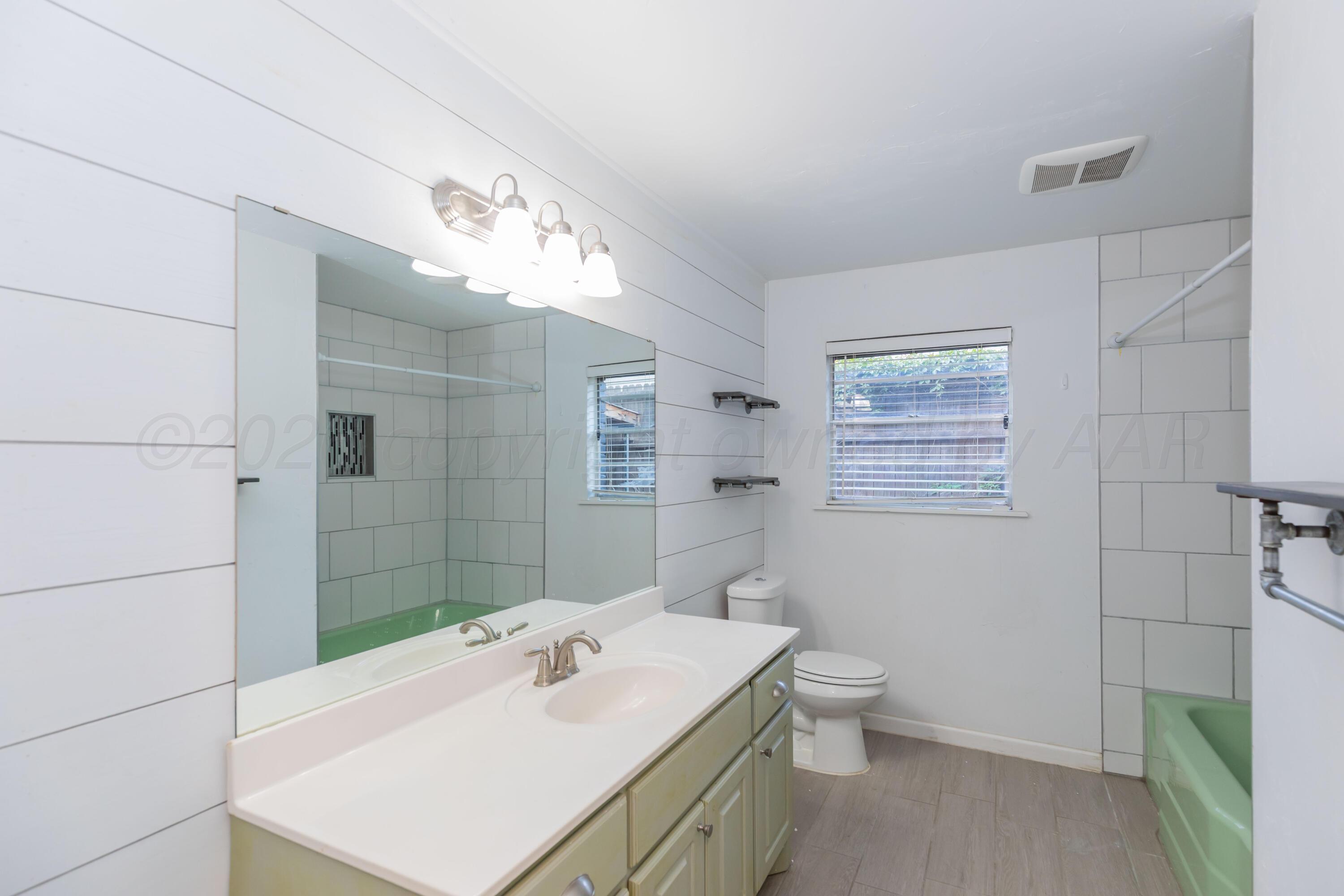 6117 Gainsborough Road Property Photo 12
