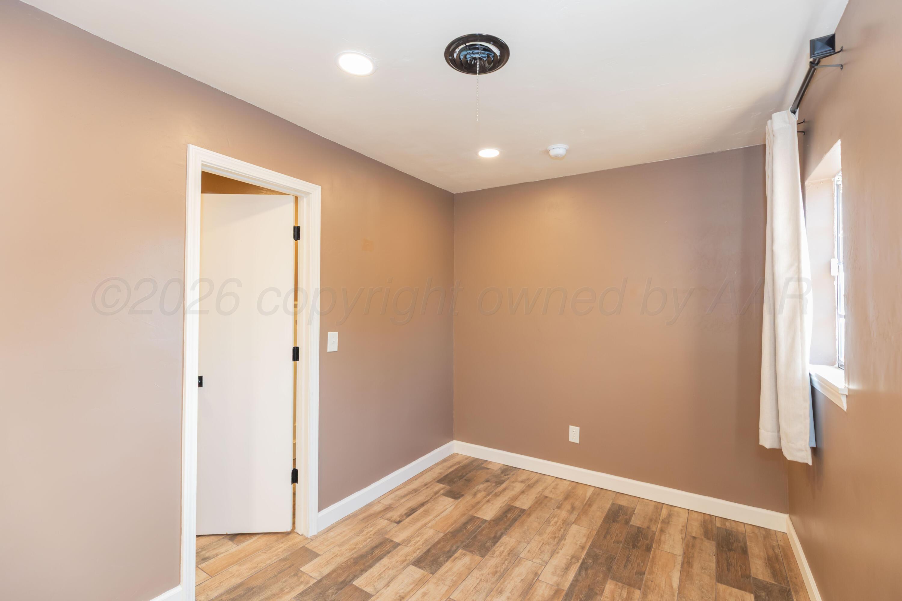 6117 Gainsborough Road Property Photo 13