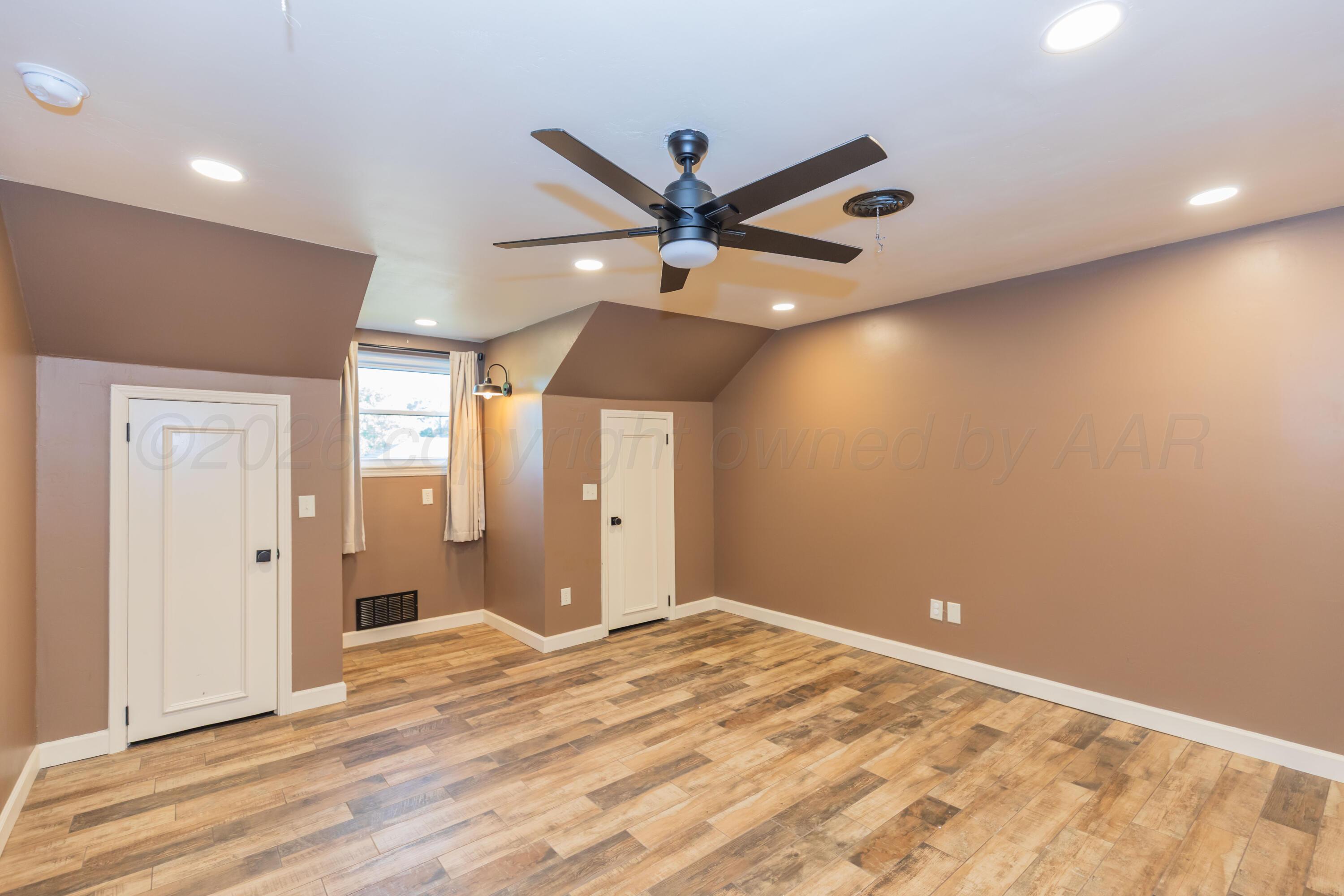6117 Gainsborough Road Property Photo 15