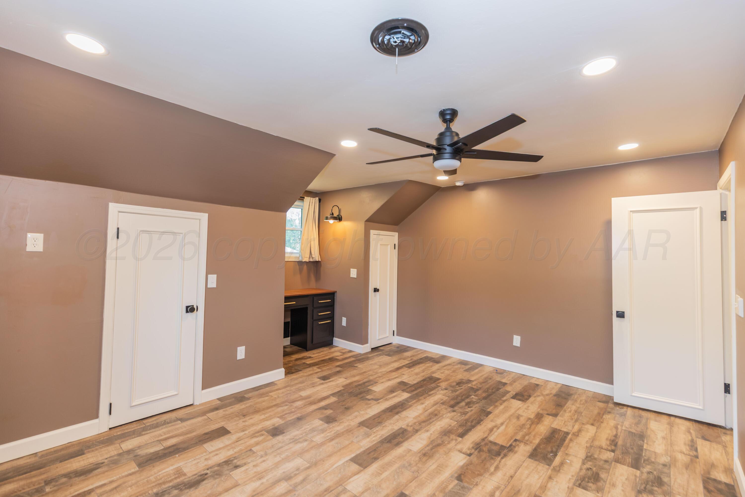 6117 Gainsborough Road Property Photo 16