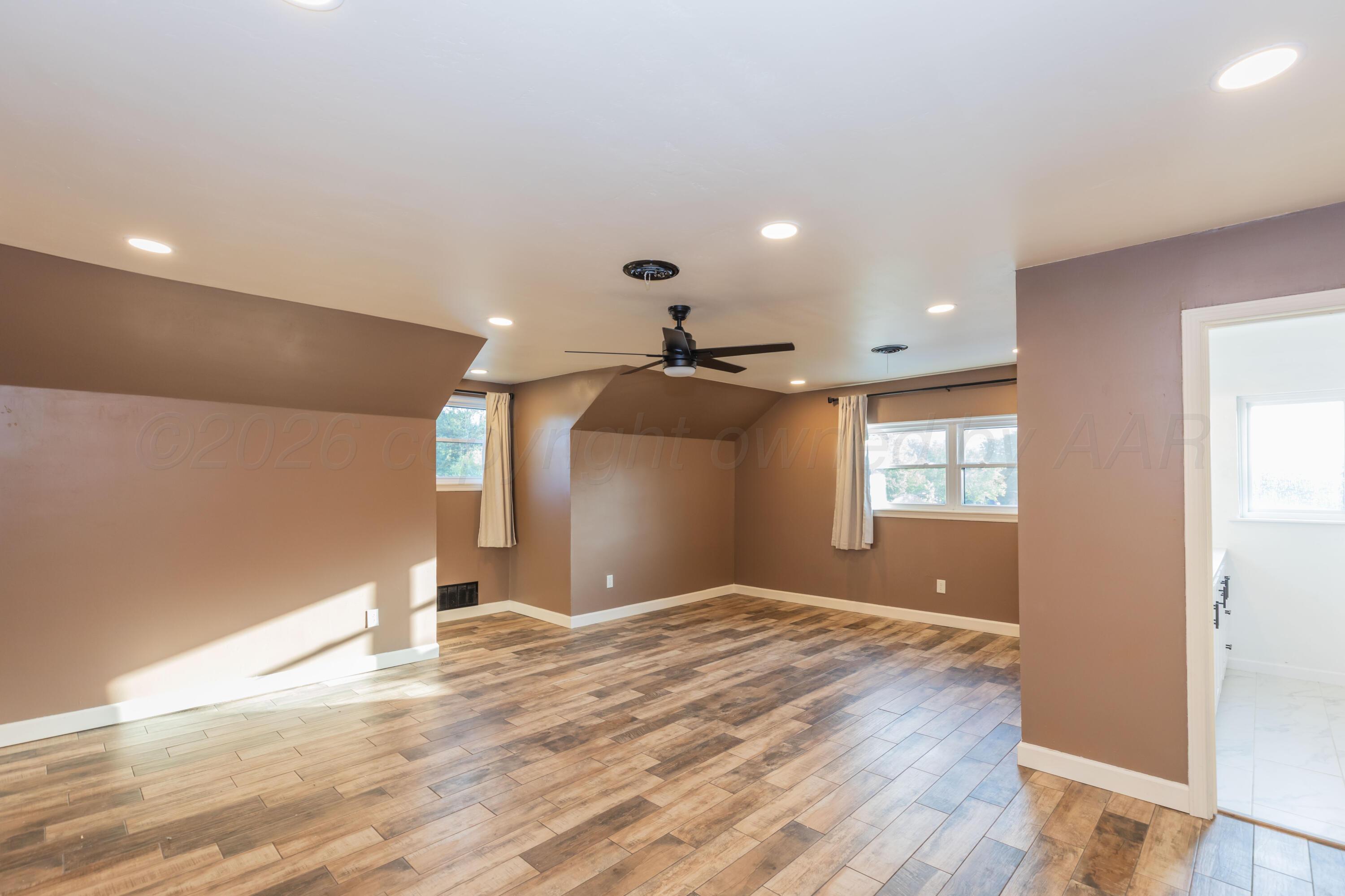 6117 Gainsborough Road Property Photo 40