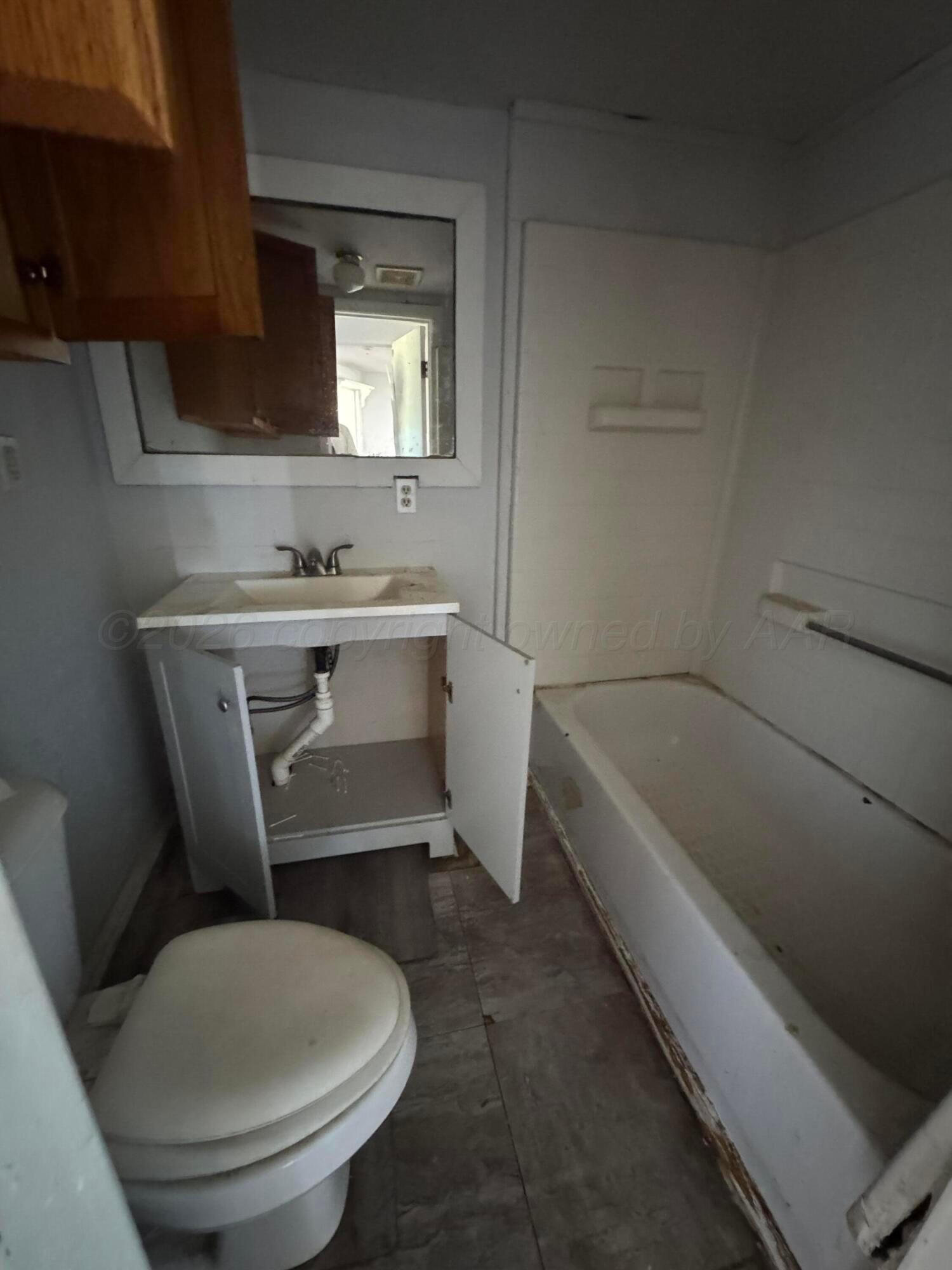 711 S Roberts Street Property Photo 8