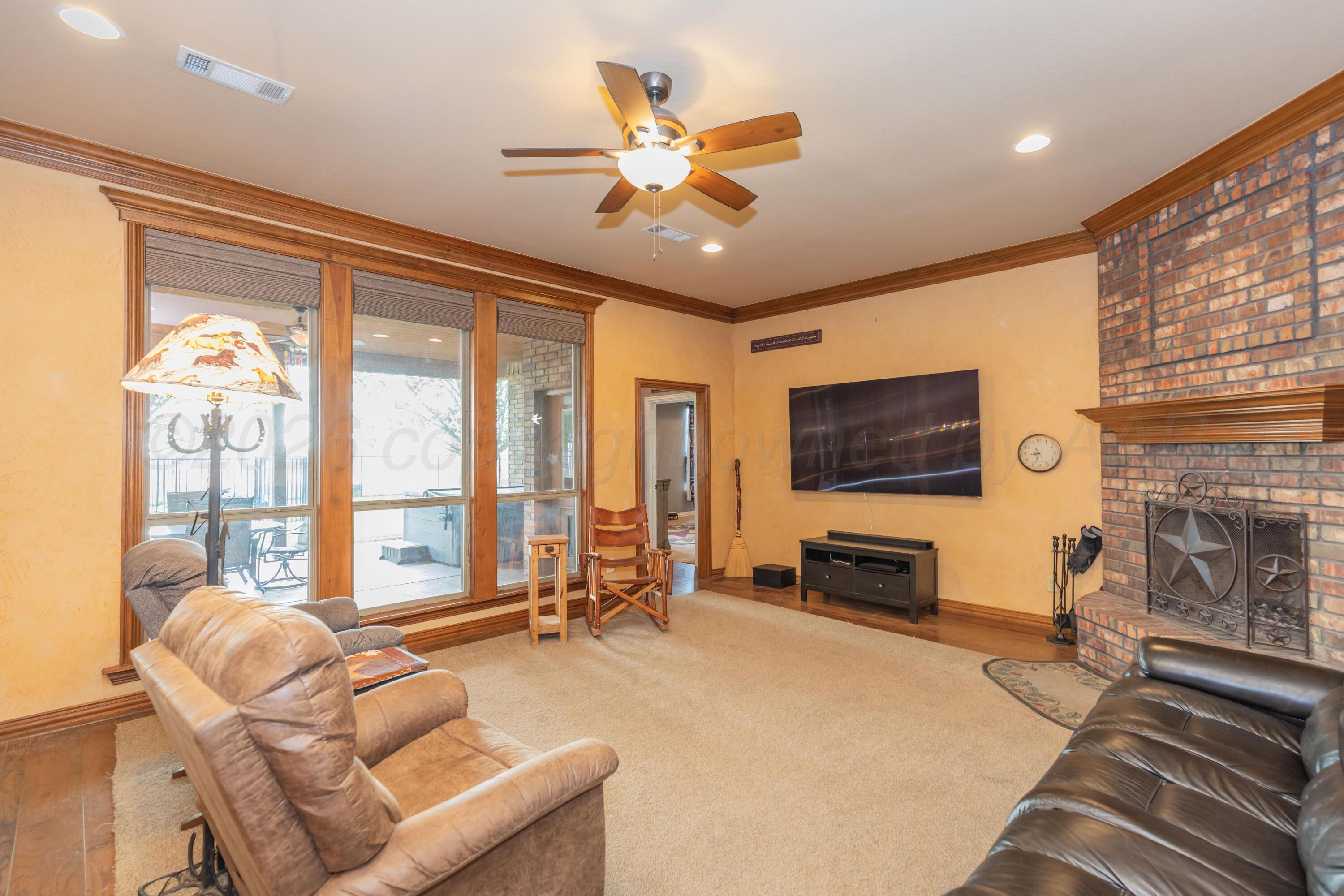 5501 Buffalo Springs Trail Property Photo 2