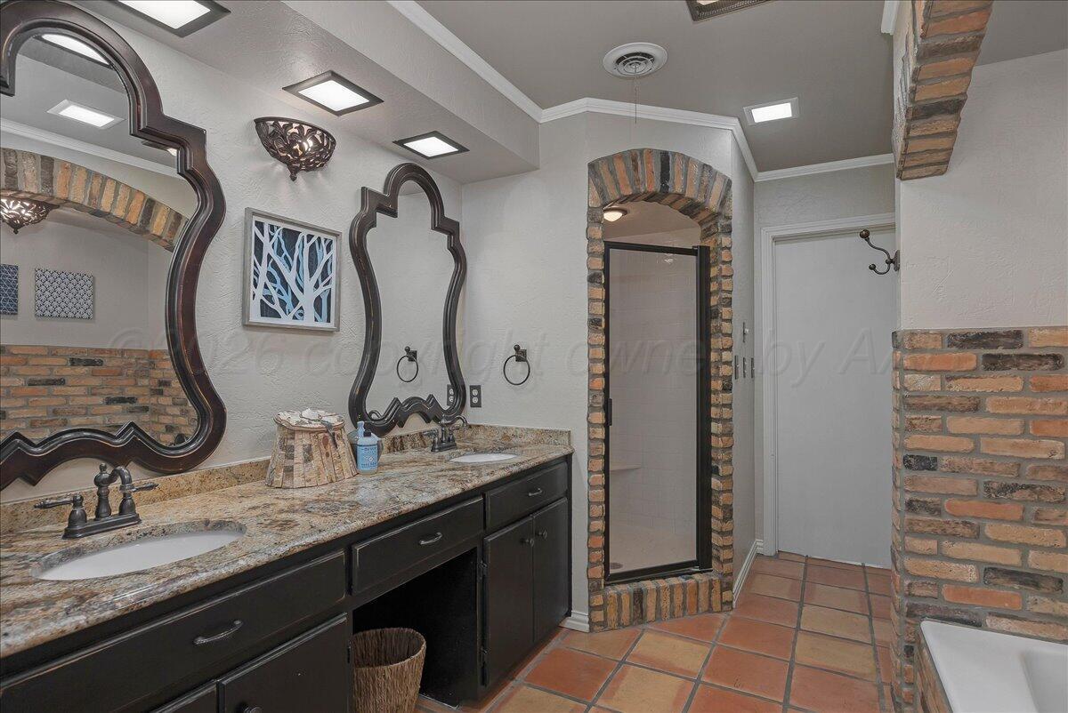 100 S Avondale Street Property Photo 33