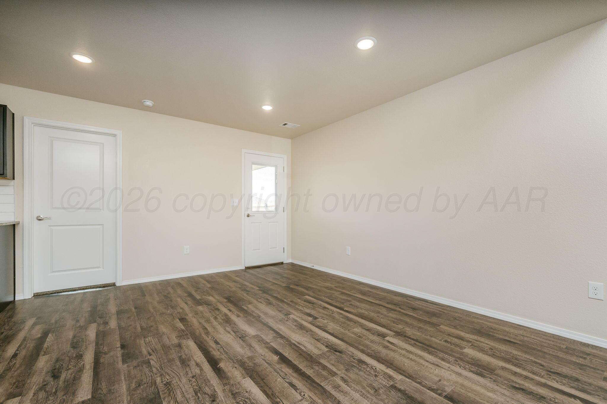 4401 Sunset Street Property Photo 5