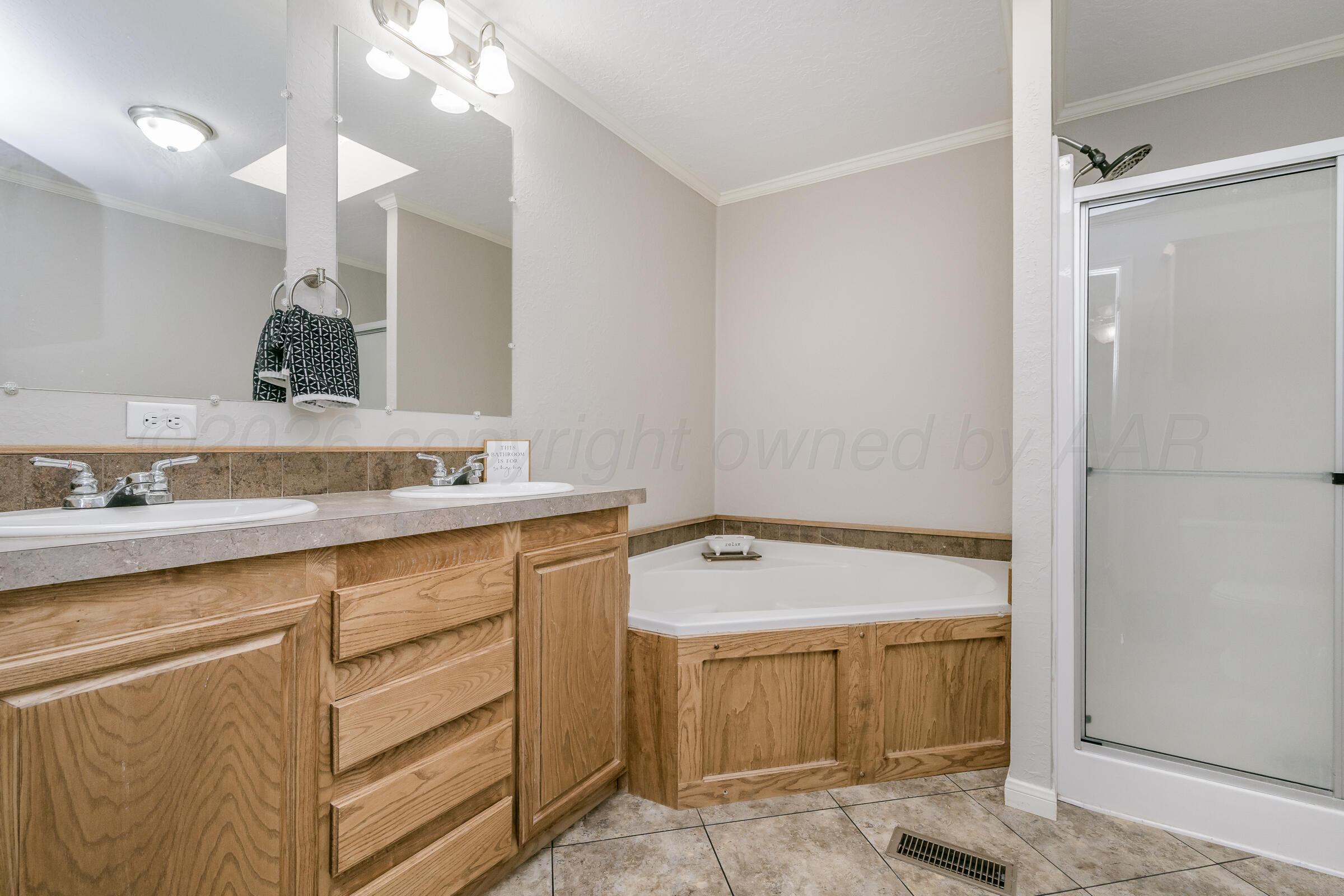 103 E 4th Street Property Photo 11