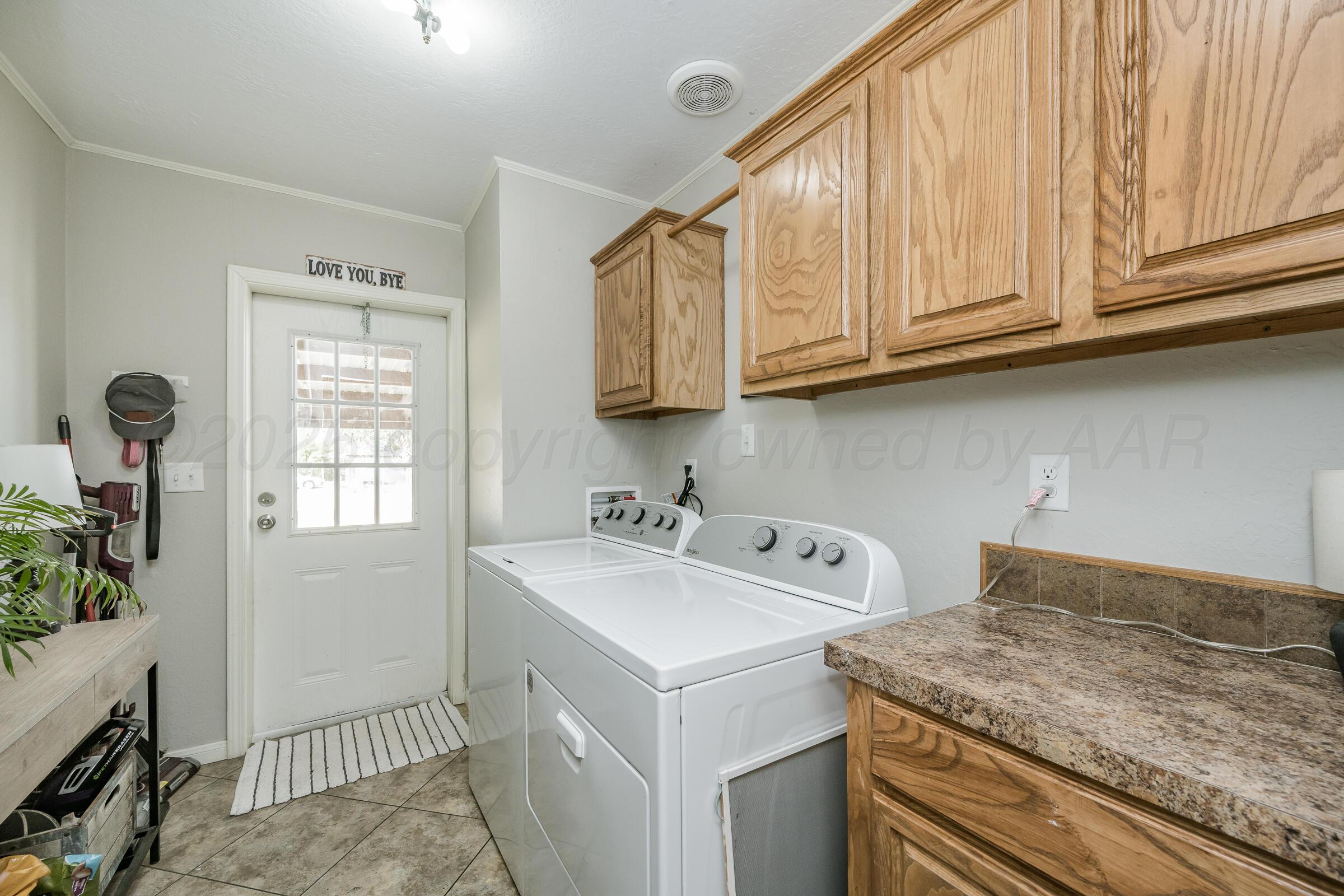 103 E 4th Street Property Photo 16