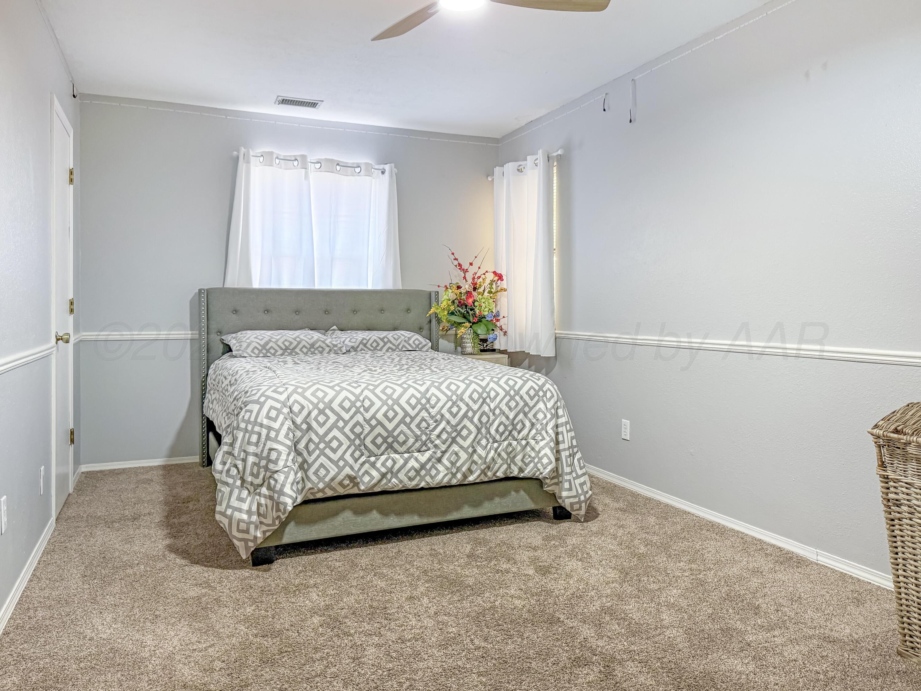304 Gardner Street Property Photo 34
