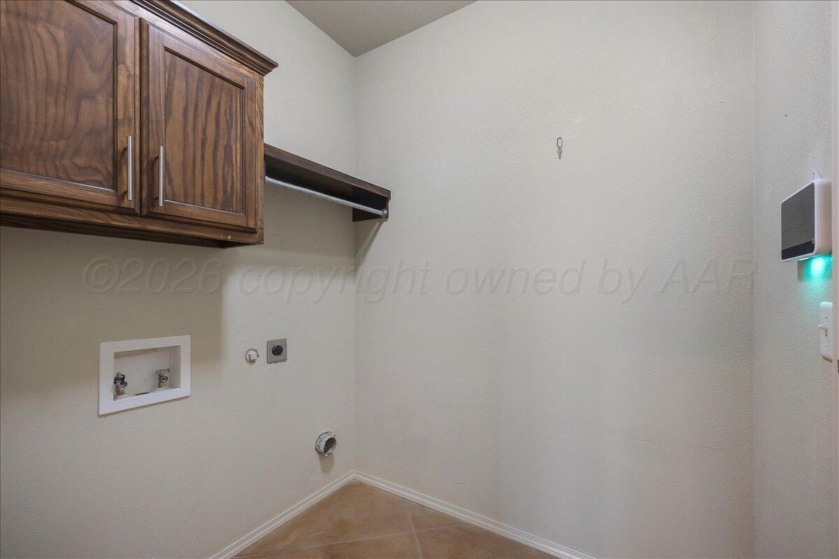 9803 Digby Lane Property Photo 28
