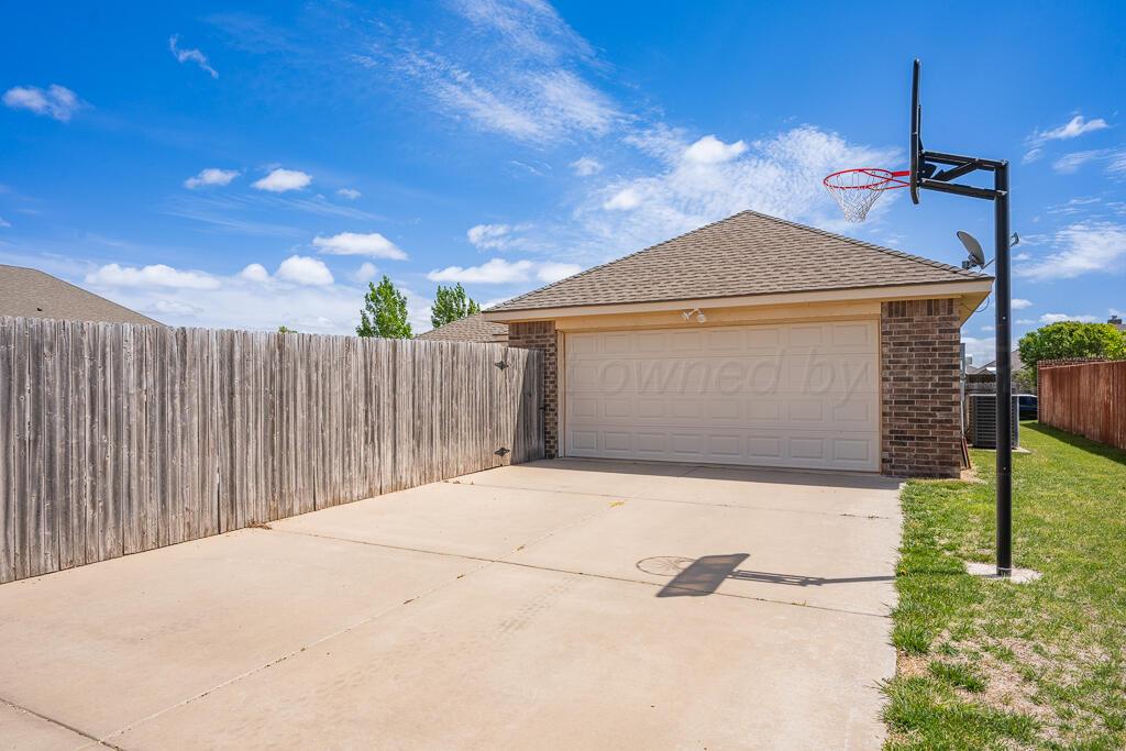 8100 Knoxville Drive Property Photo 22