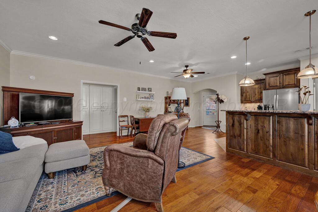 1018 Rosenda Lane Property Photo 11