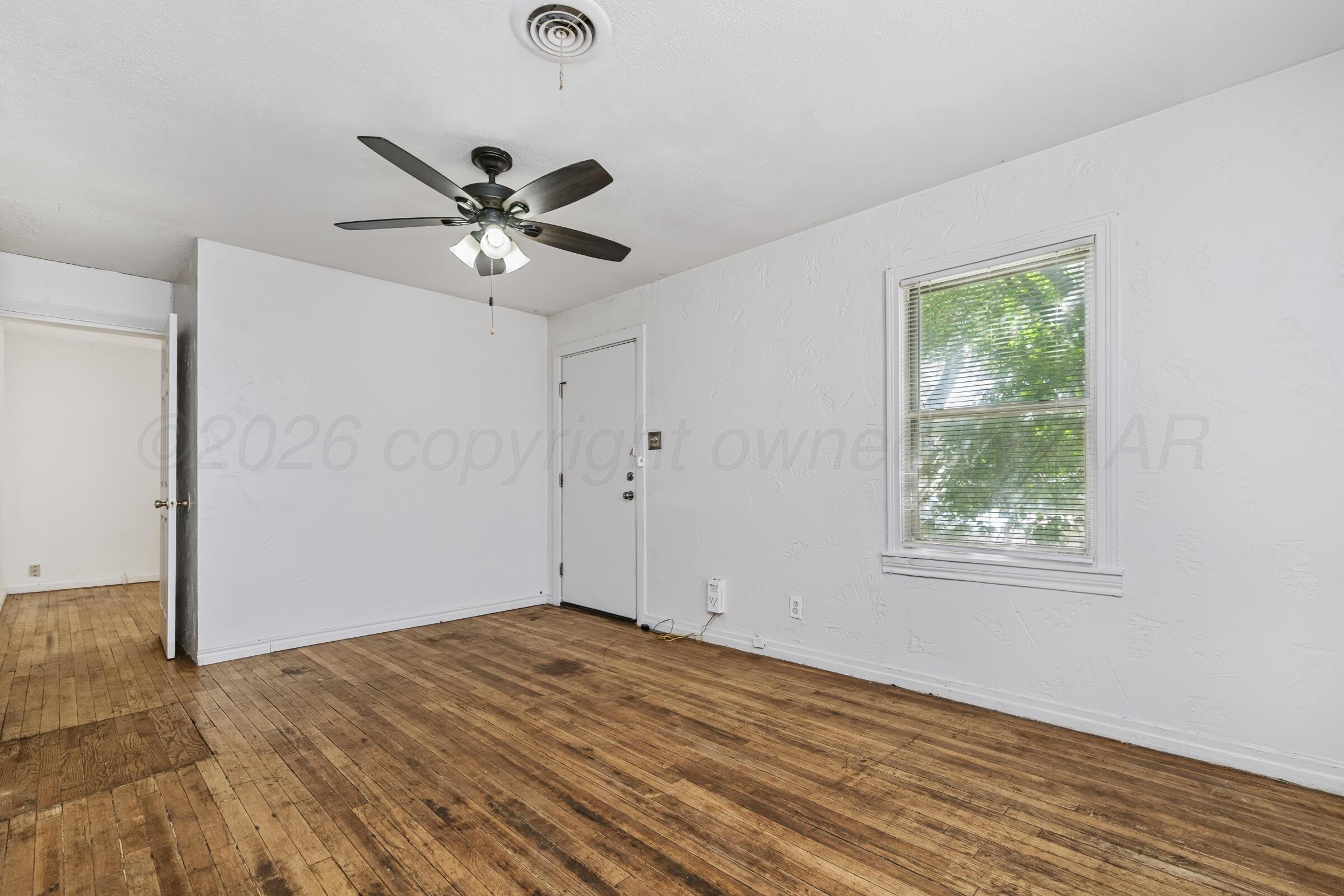 1402-a Dunaway Street Property Photo 6
