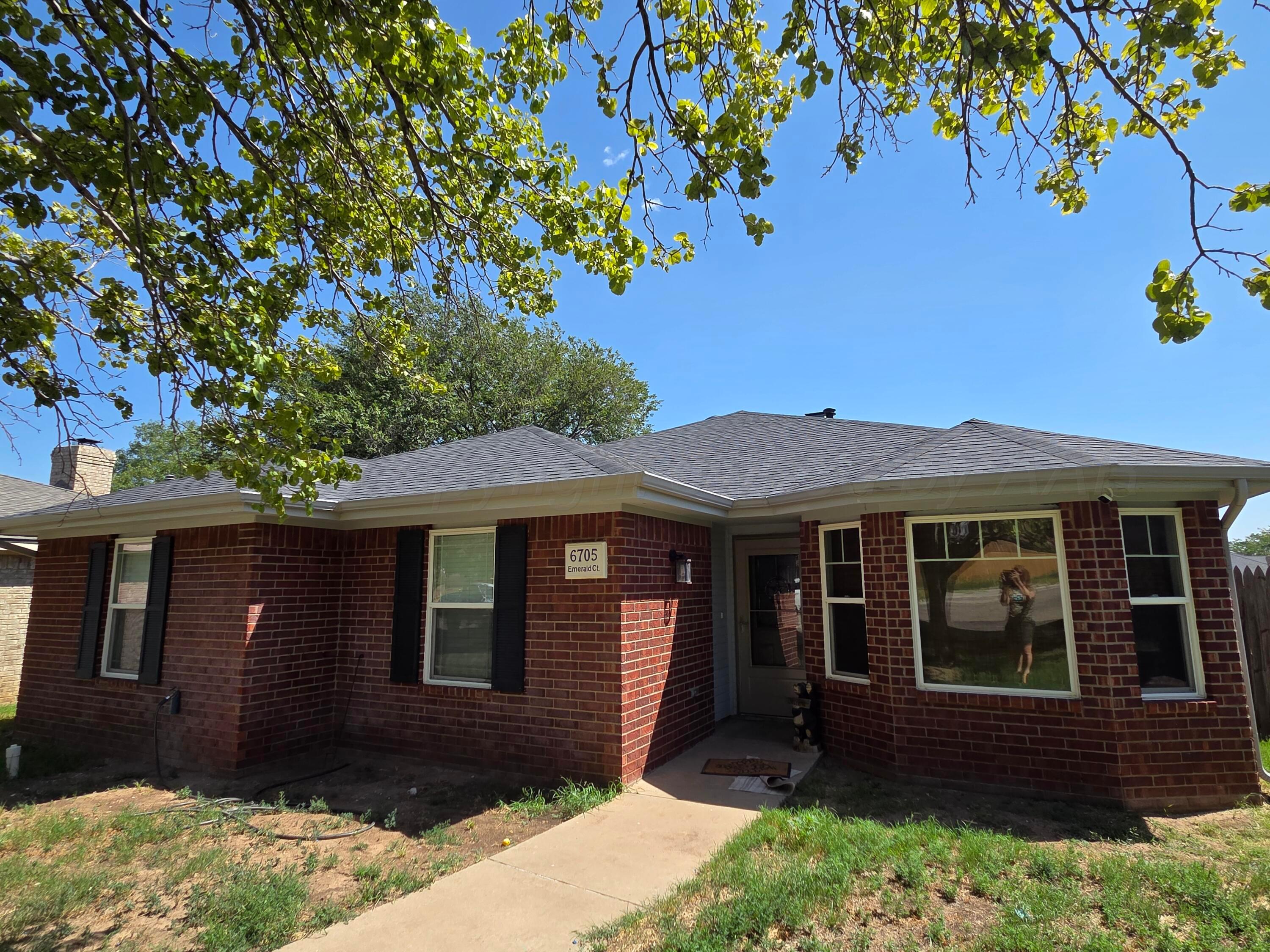 6705 Emerald Court Property Photo 2