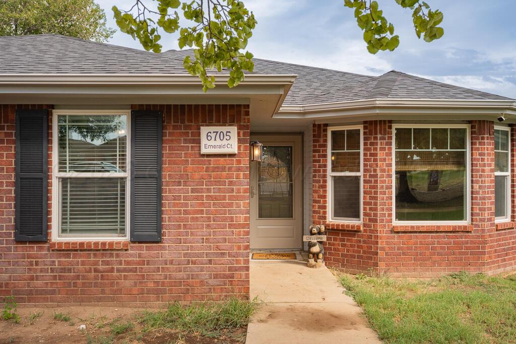 6705 Emerald Court Property Photo 4