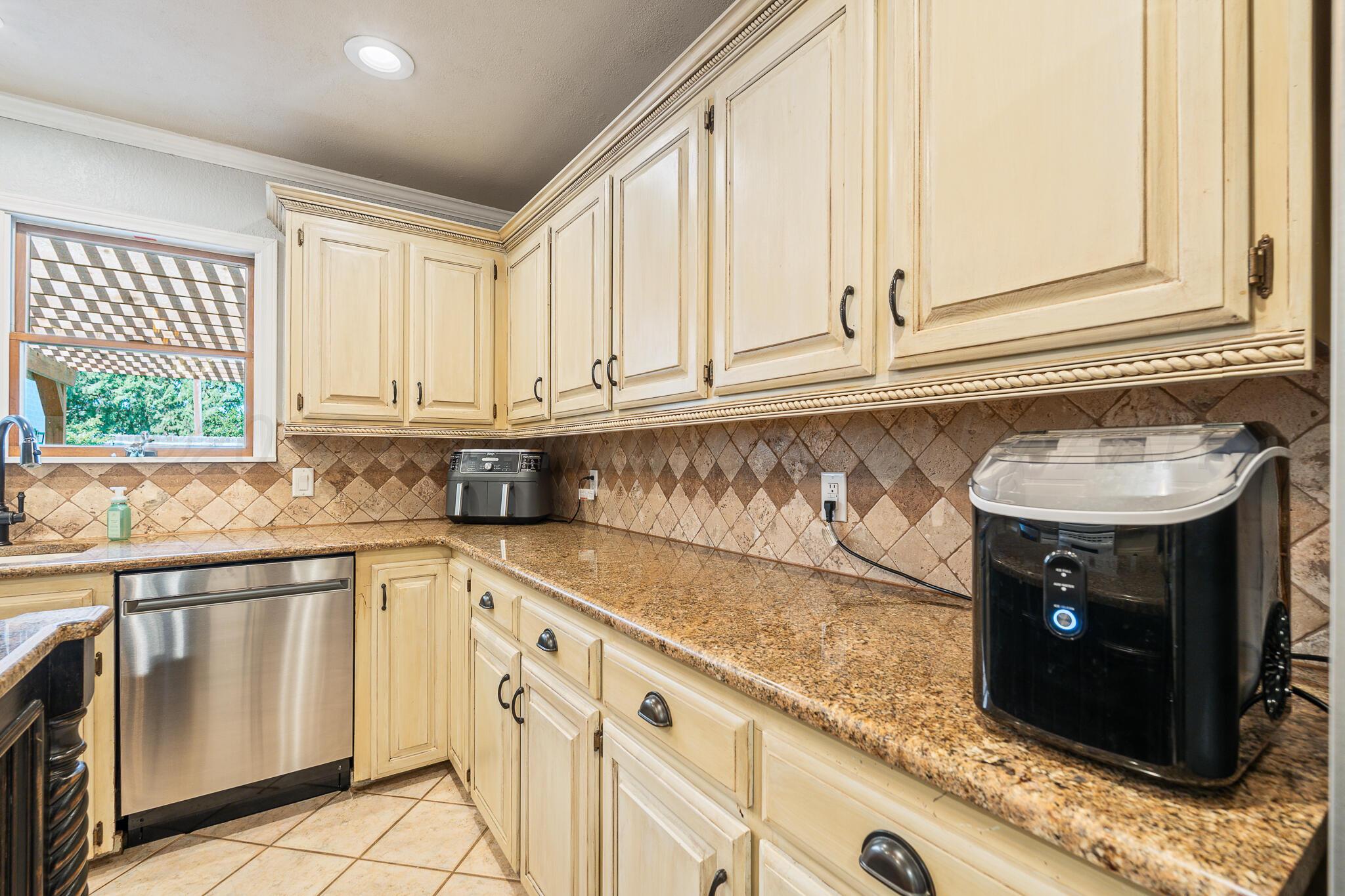 2608 Bowie Street Property Photo 15
