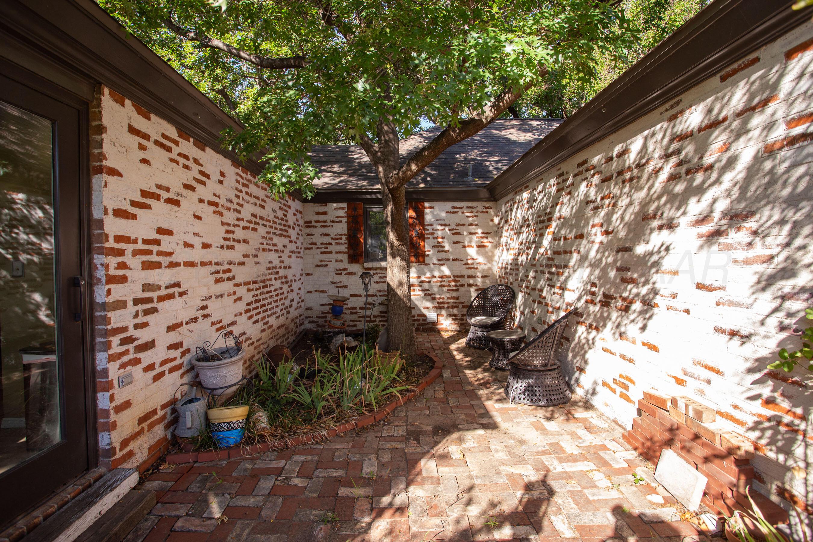 3512 Bremond Drive Property Photo 4